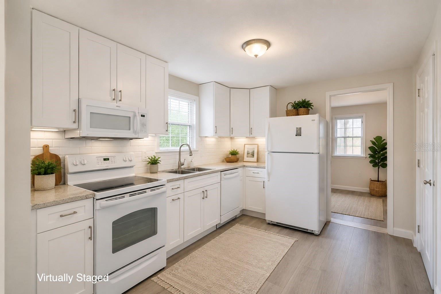 702 W HILLSBORO ST — photo 3
