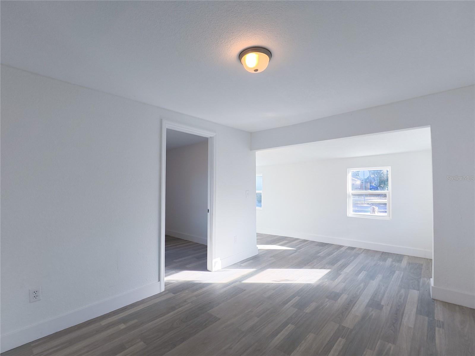 702 W HILLSBORO ST — photo 6