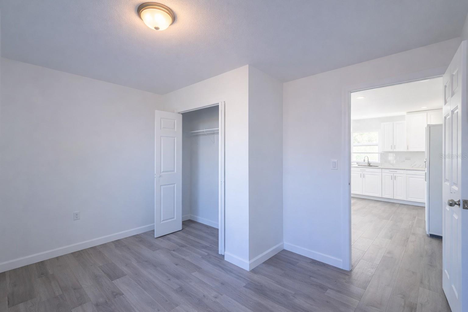 702 W HILLSBORO ST — photo 15