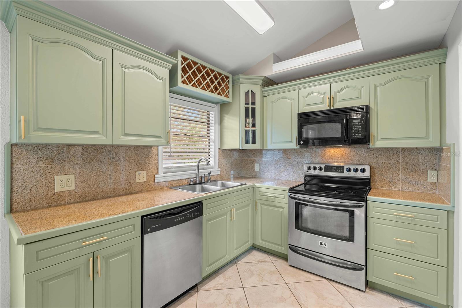 2302 BAY BLVD — photo 33