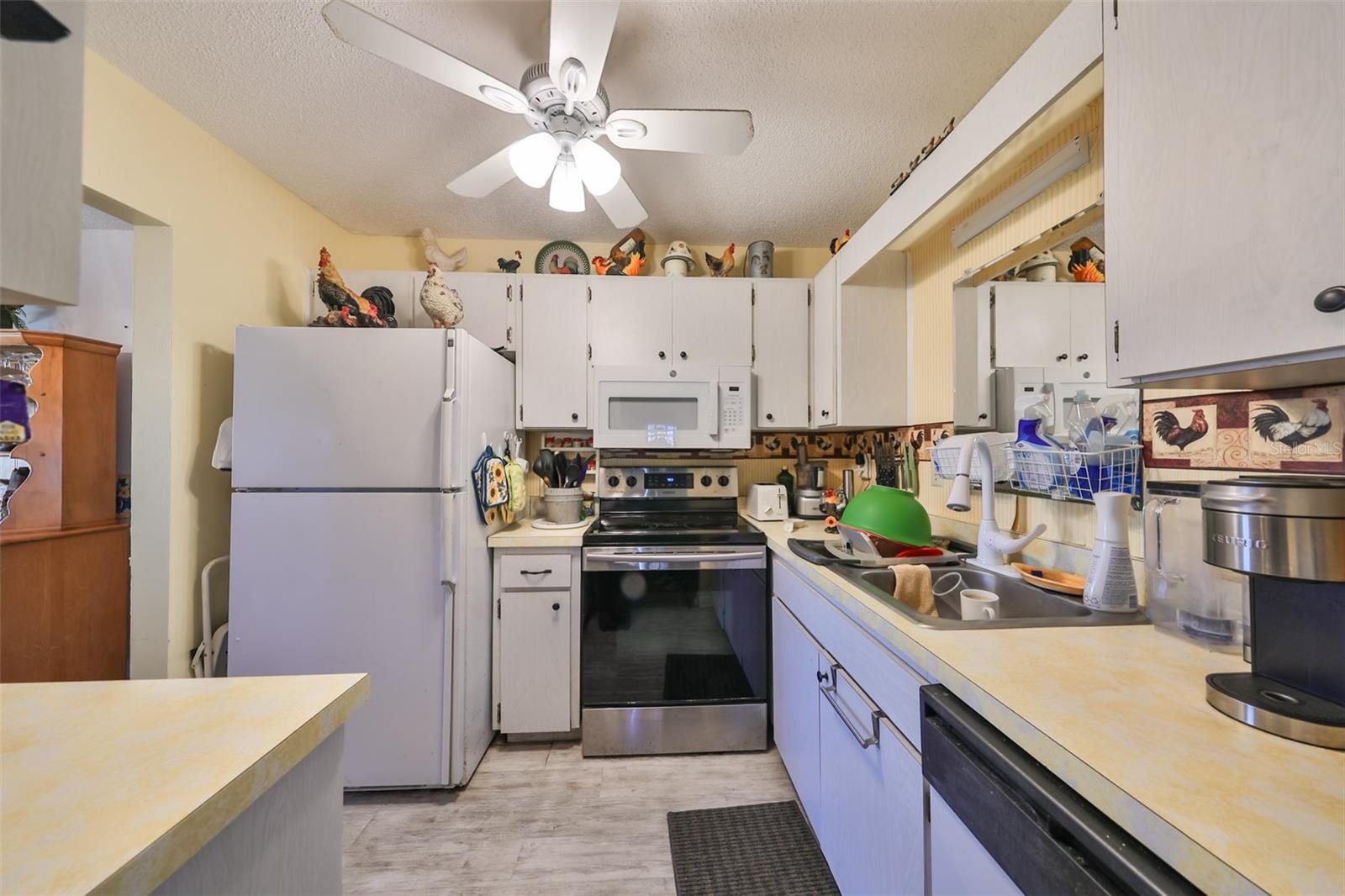1901 CANTERBURY LN #19 — photo 15