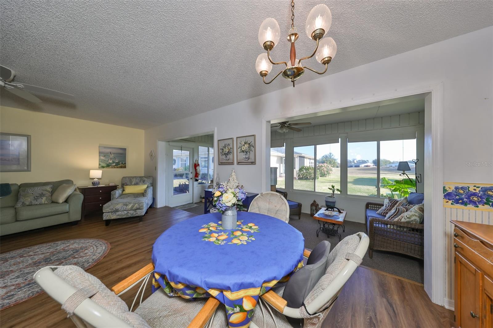 1901 CANTERBURY LN #19 — photo 10