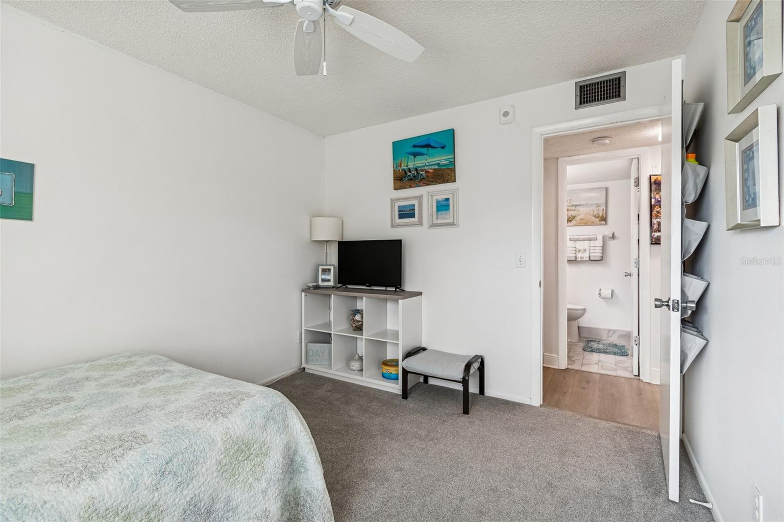 104 E CYPRESS CT #104 — photo 22