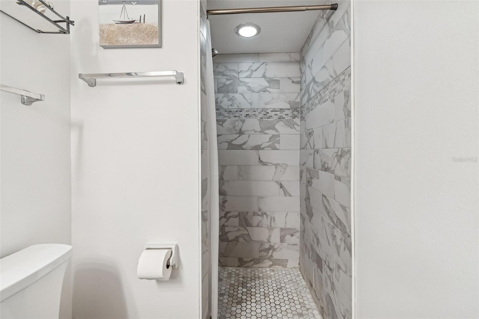 104 E CYPRESS CT #104 — photo 10