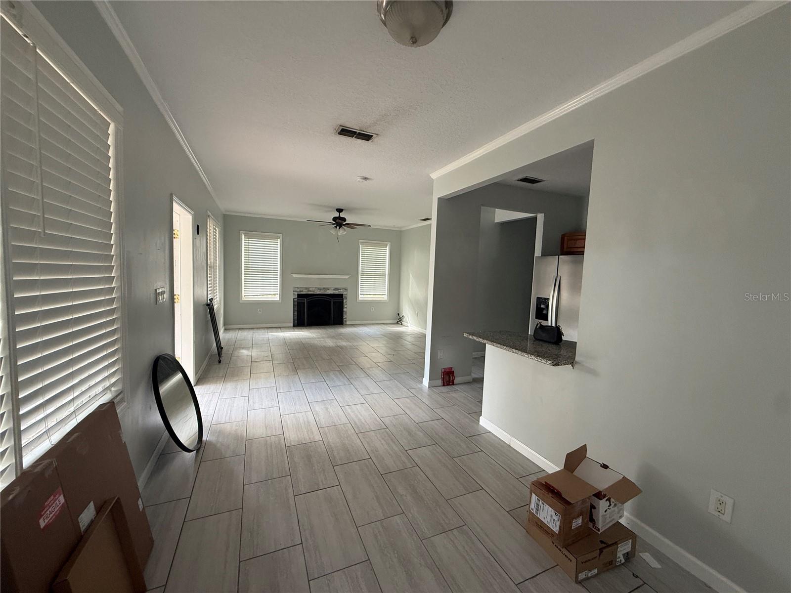 325 W JEAN ST — photo 11
