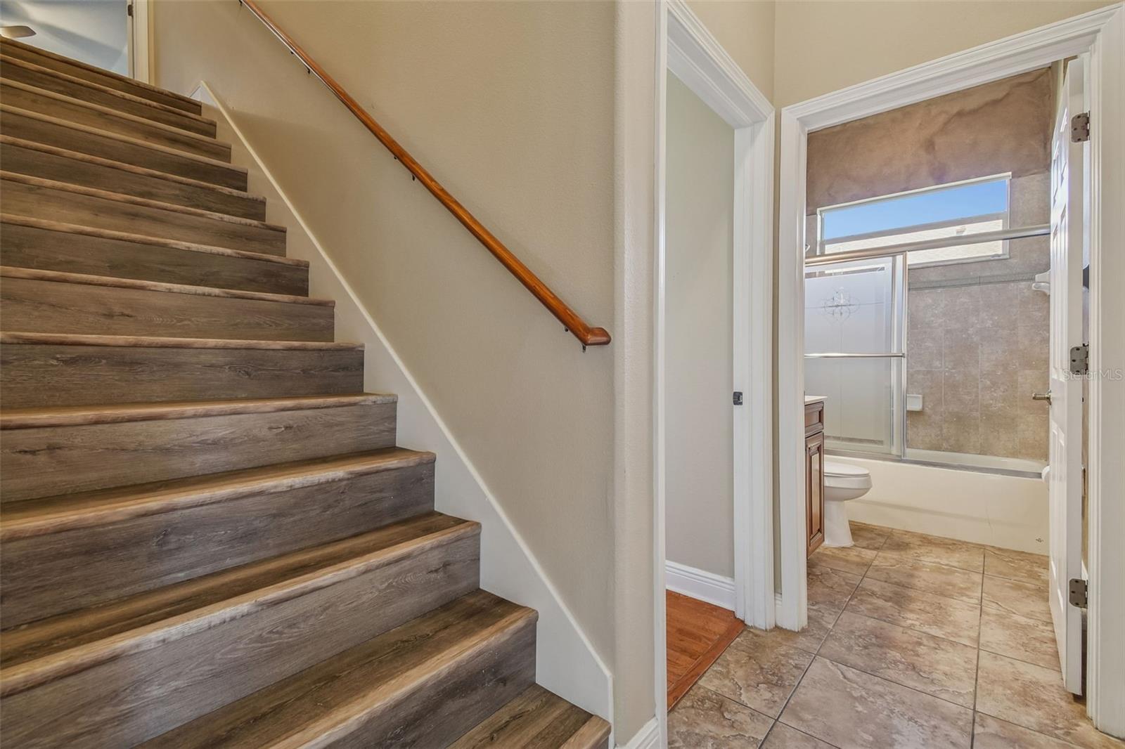 614 VINTAGE WAY — photo 34