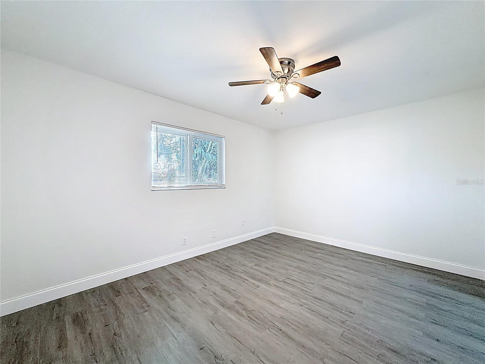 819 HELMSMAN WAY — photo 14