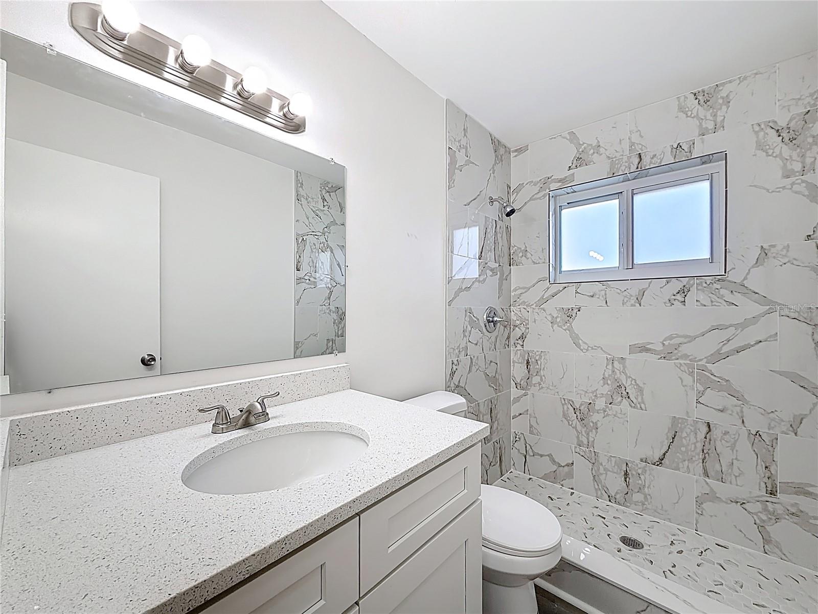 819 HELMSMAN WAY — photo 17