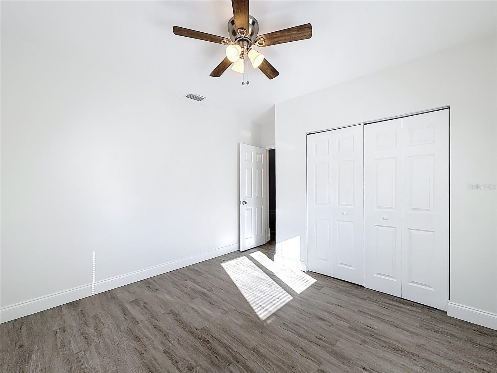 819 HELMSMAN WAY — photo 21