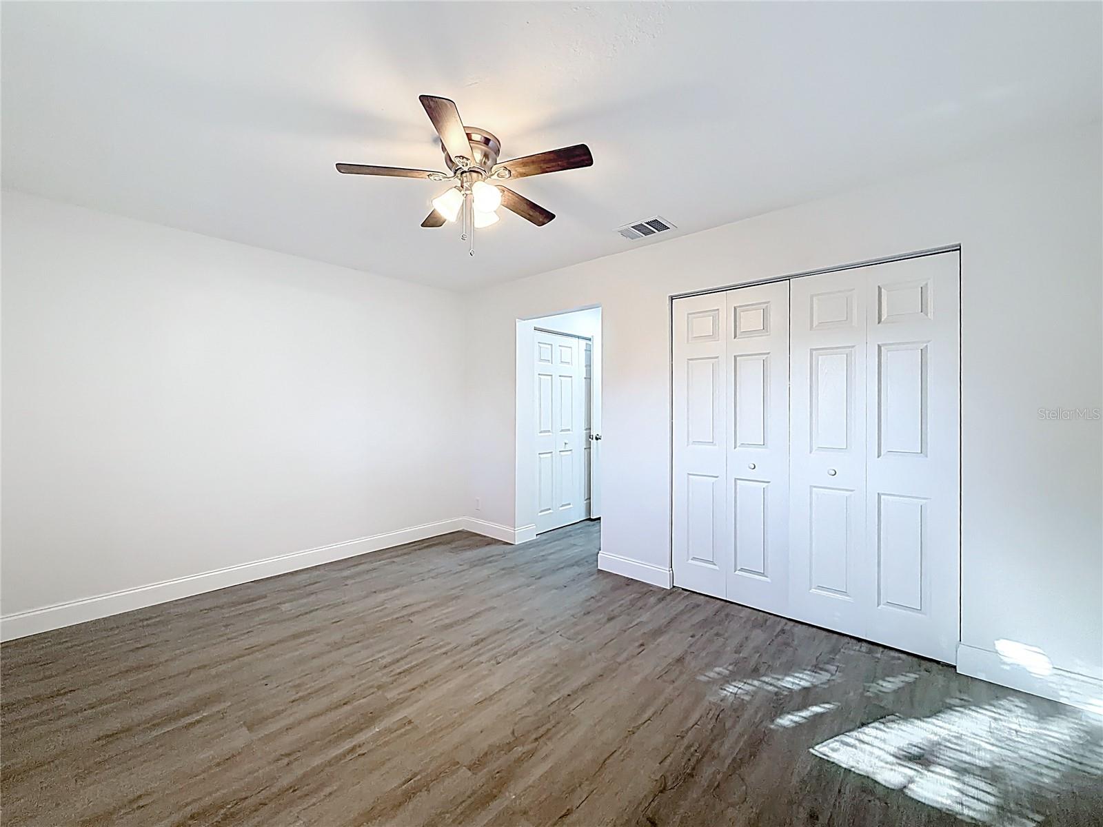 819 HELMSMAN WAY — photo 15