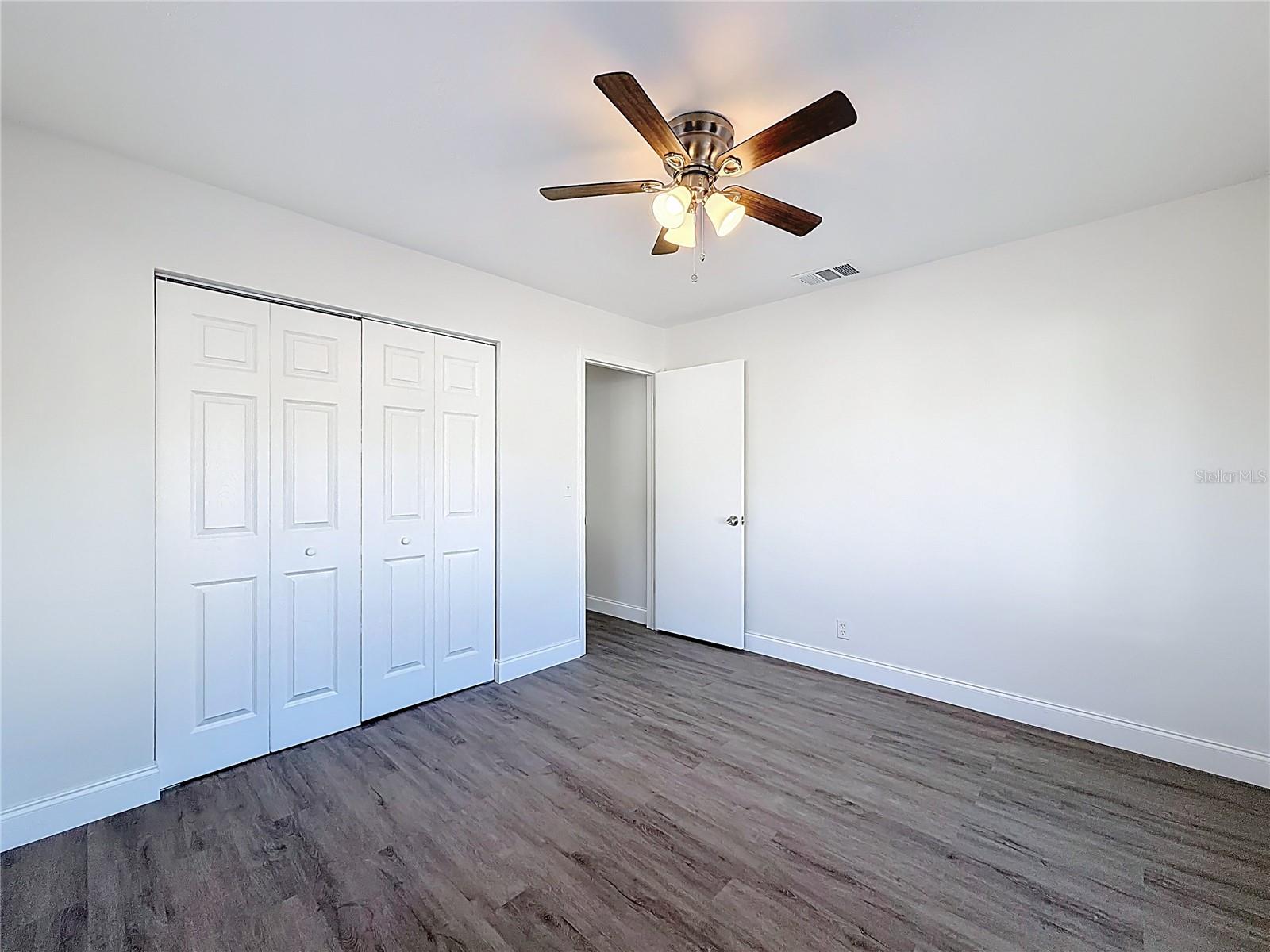 819 HELMSMAN WAY — photo 19