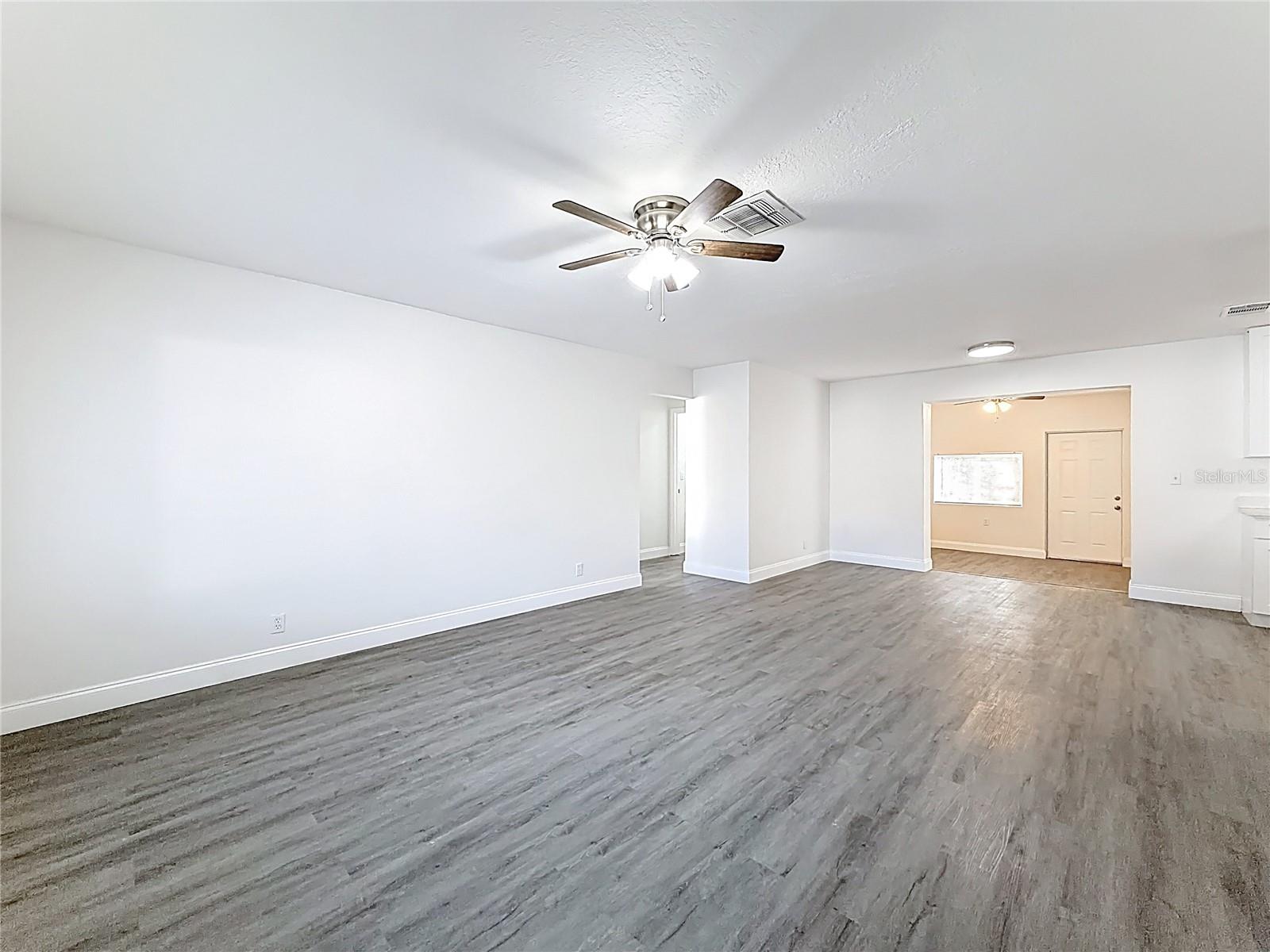 819 HELMSMAN WAY — photo 5