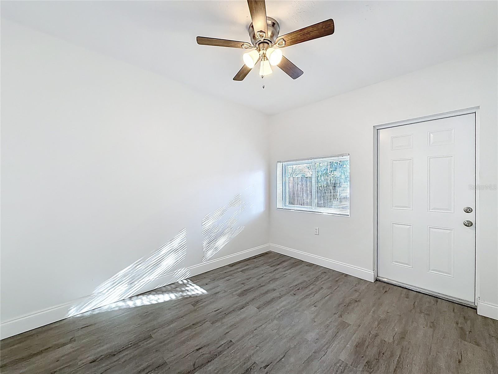 819 HELMSMAN WAY — photo 11