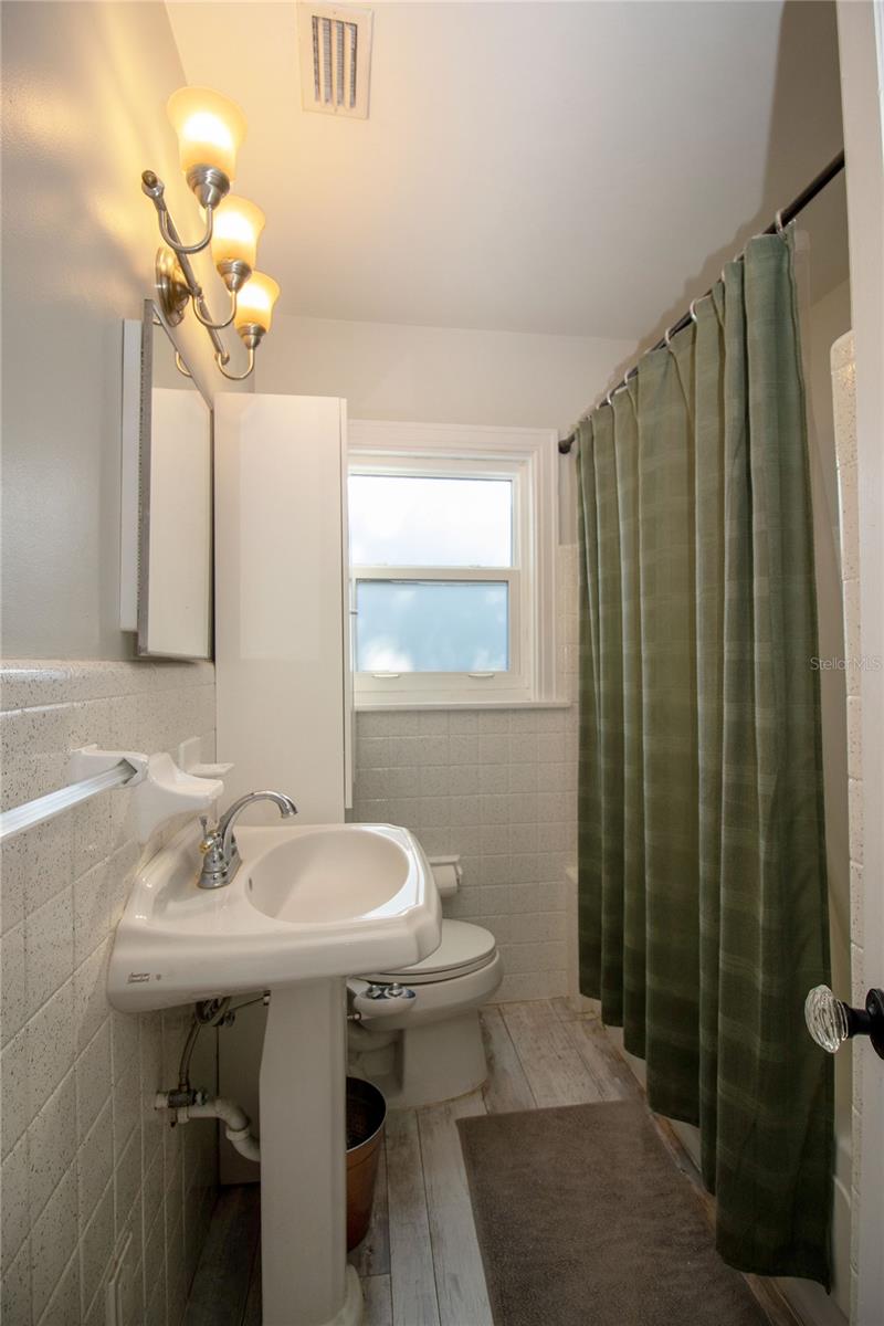 1547 35TH AVE N — photo 15