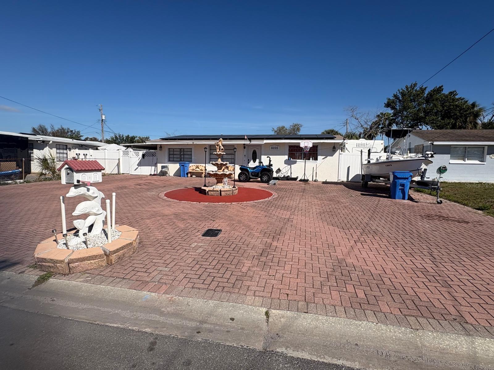 6005 W CLIFTON ST — photo 2