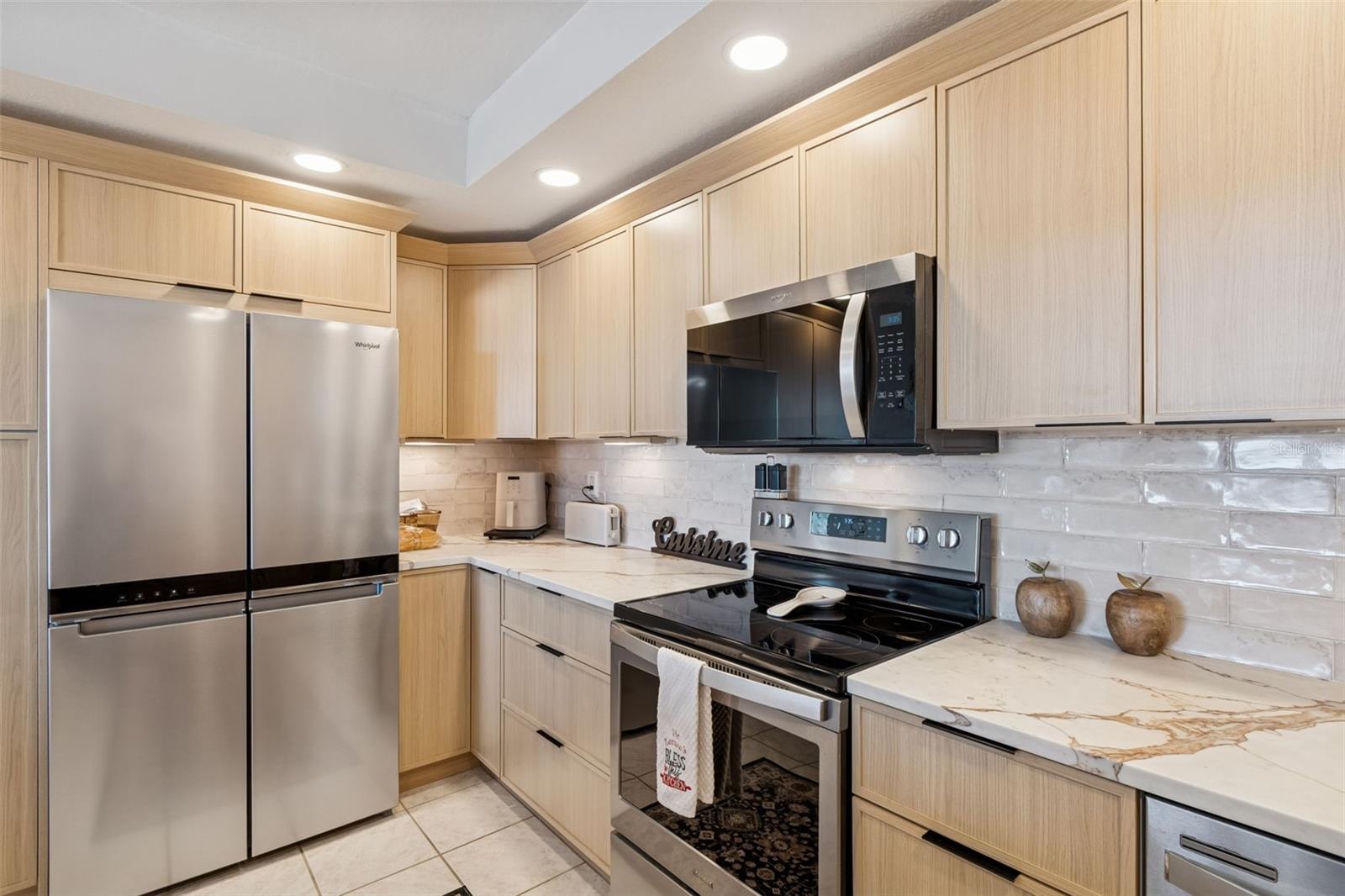 4 BELLEVIEW BLVD #701 — photo 17