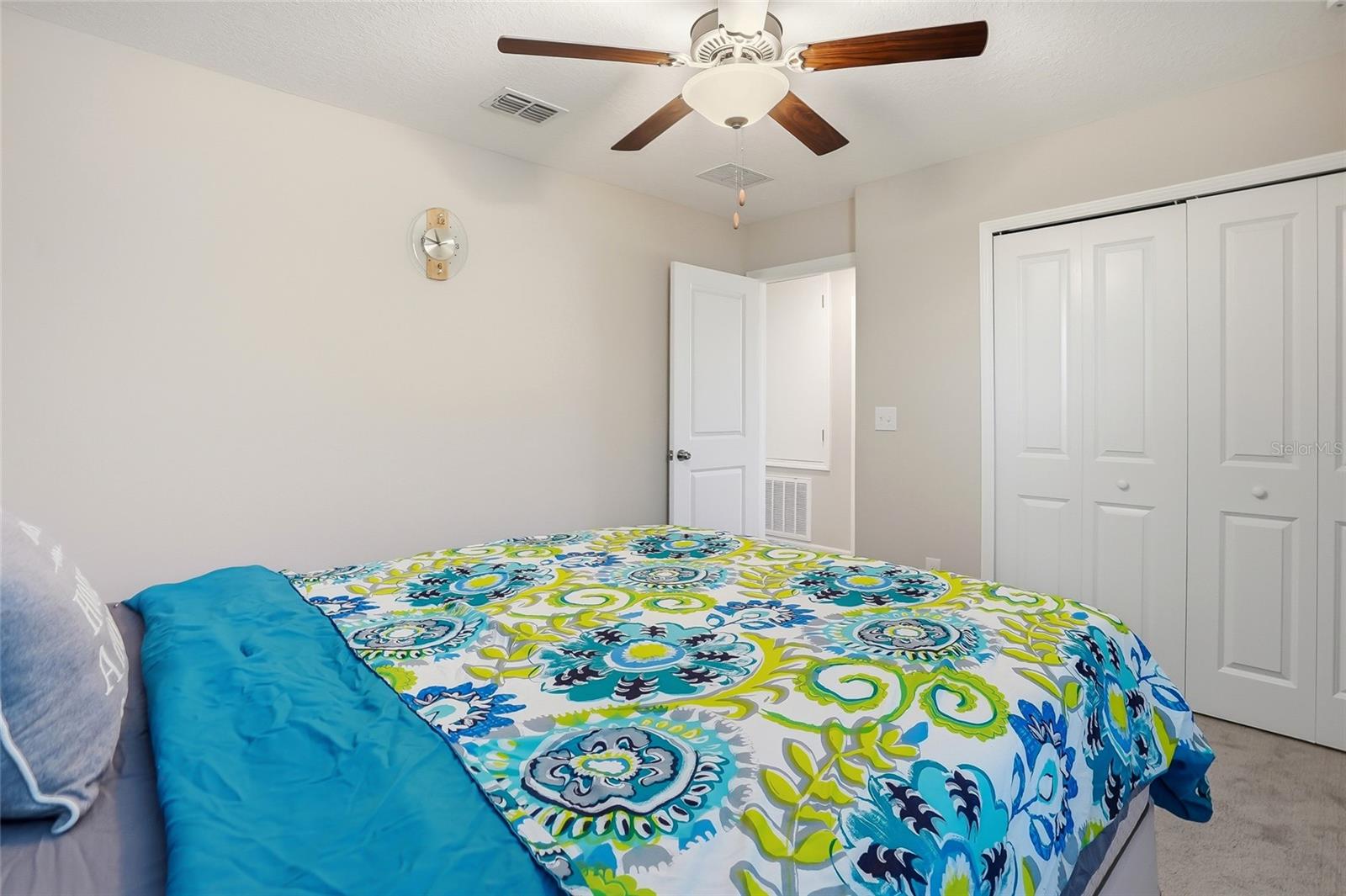 5431 AMARYLLIS GARDEN ST — photo 32