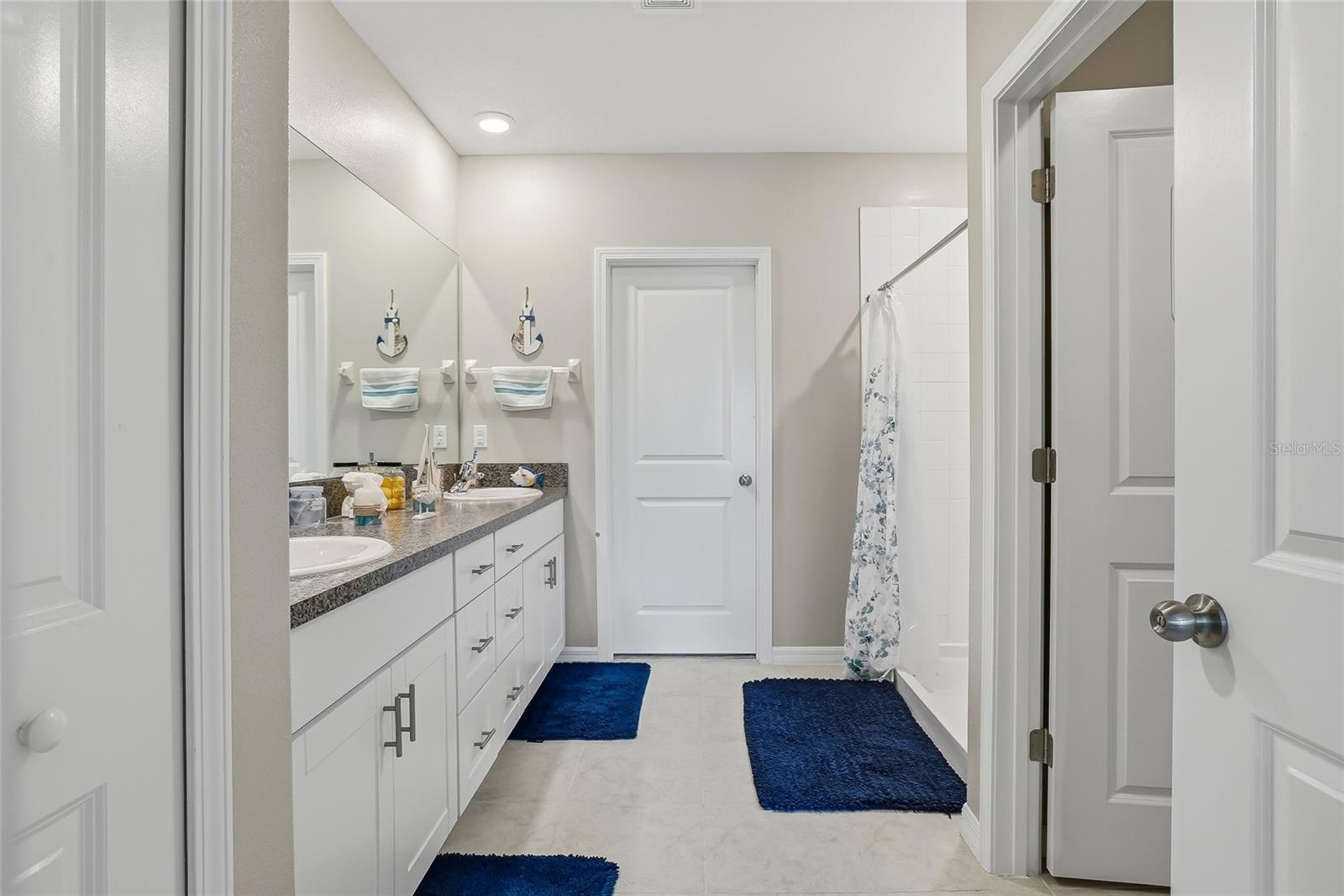 5431 AMARYLLIS GARDEN ST — photo 23