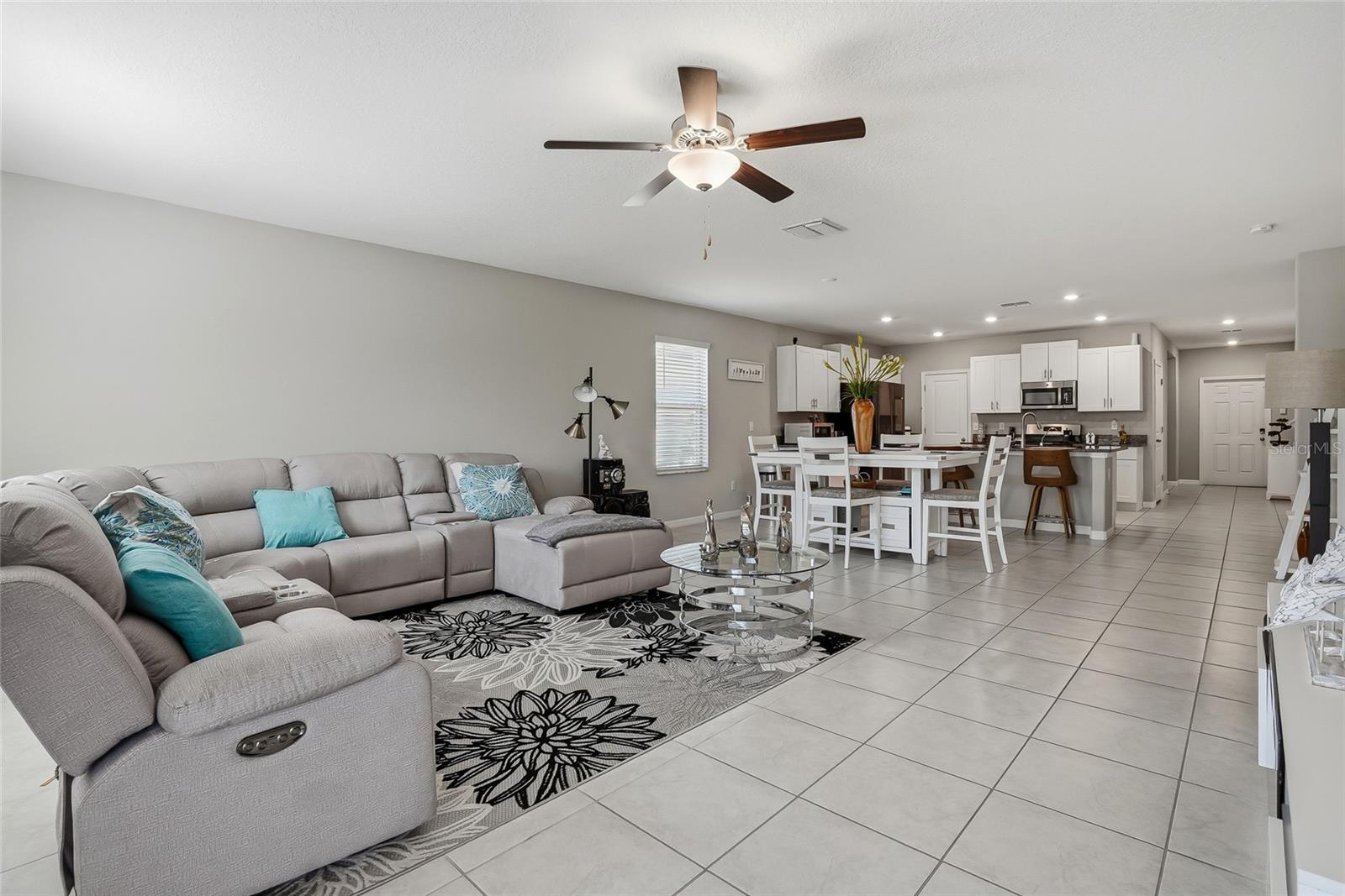 5431 AMARYLLIS GARDEN ST — photo 16