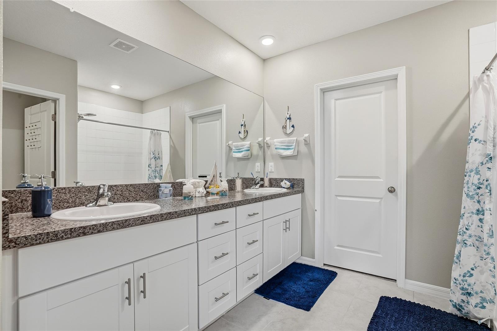 5431 AMARYLLIS GARDEN ST — photo 24