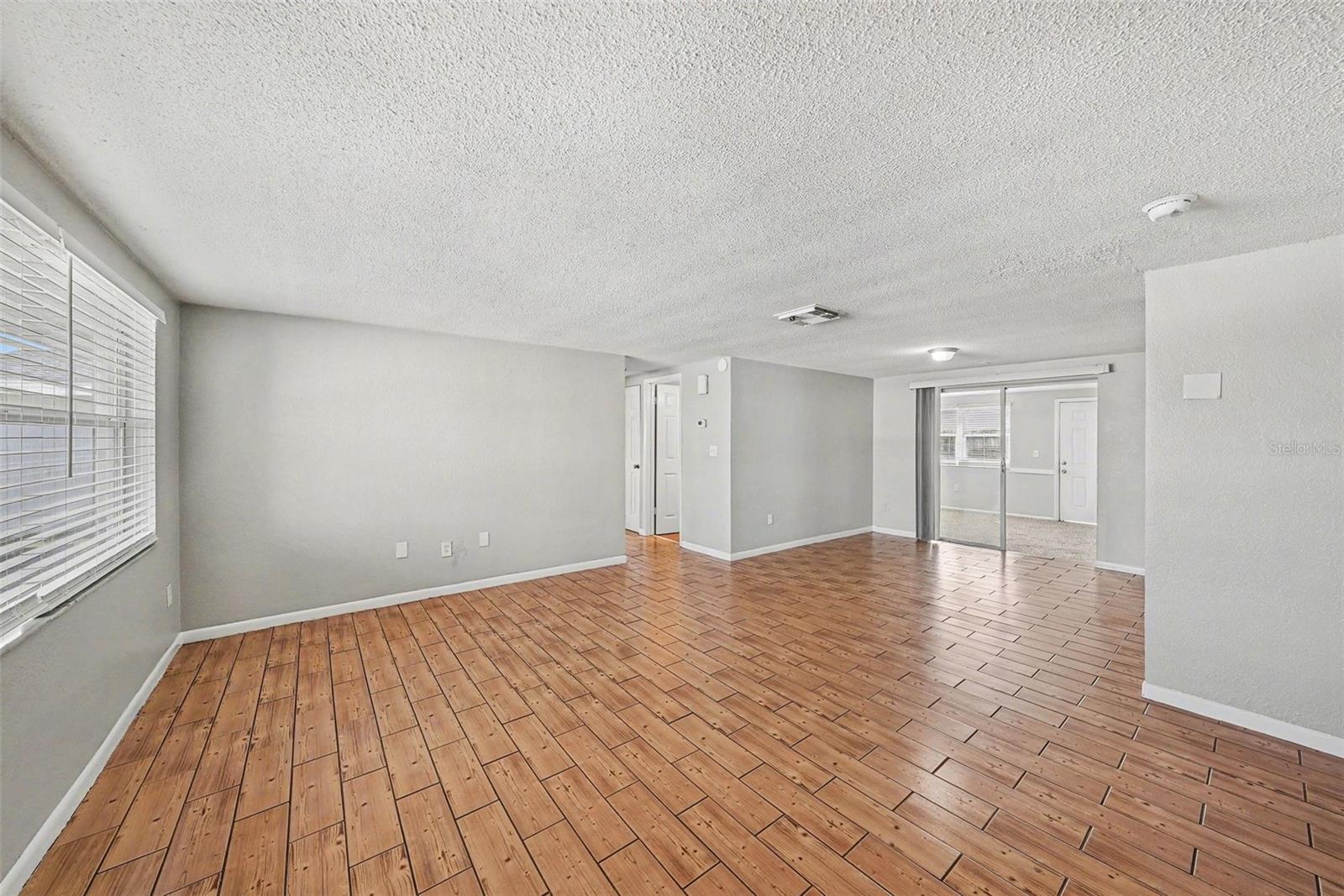 7214 INGLESIDE DR — photo 4
