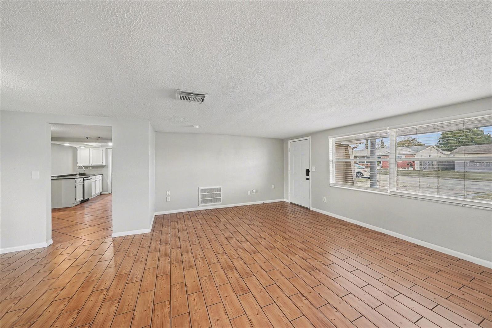 7214 INGLESIDE DR — photo 2