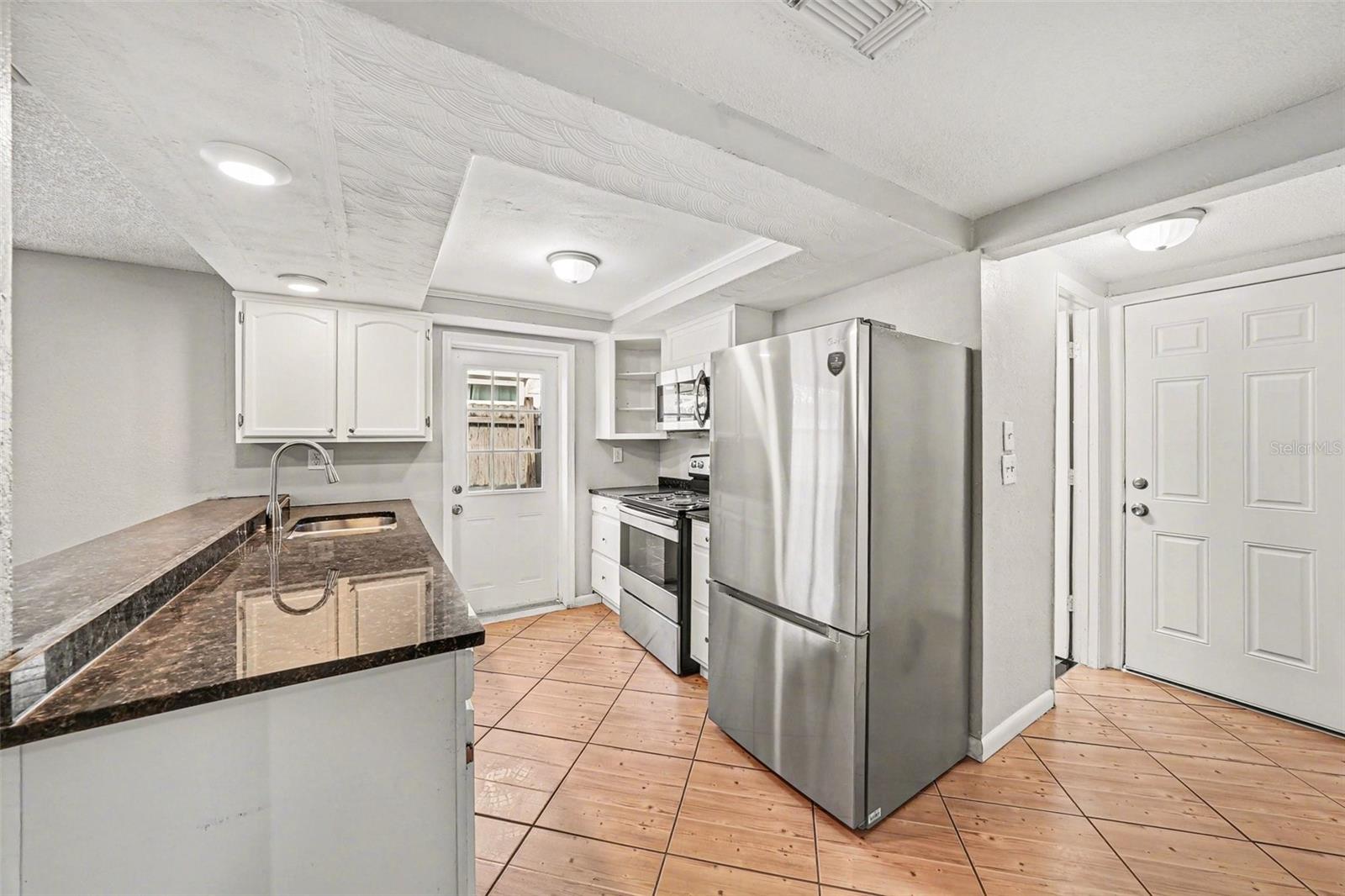 7214 INGLESIDE DR — photo 18