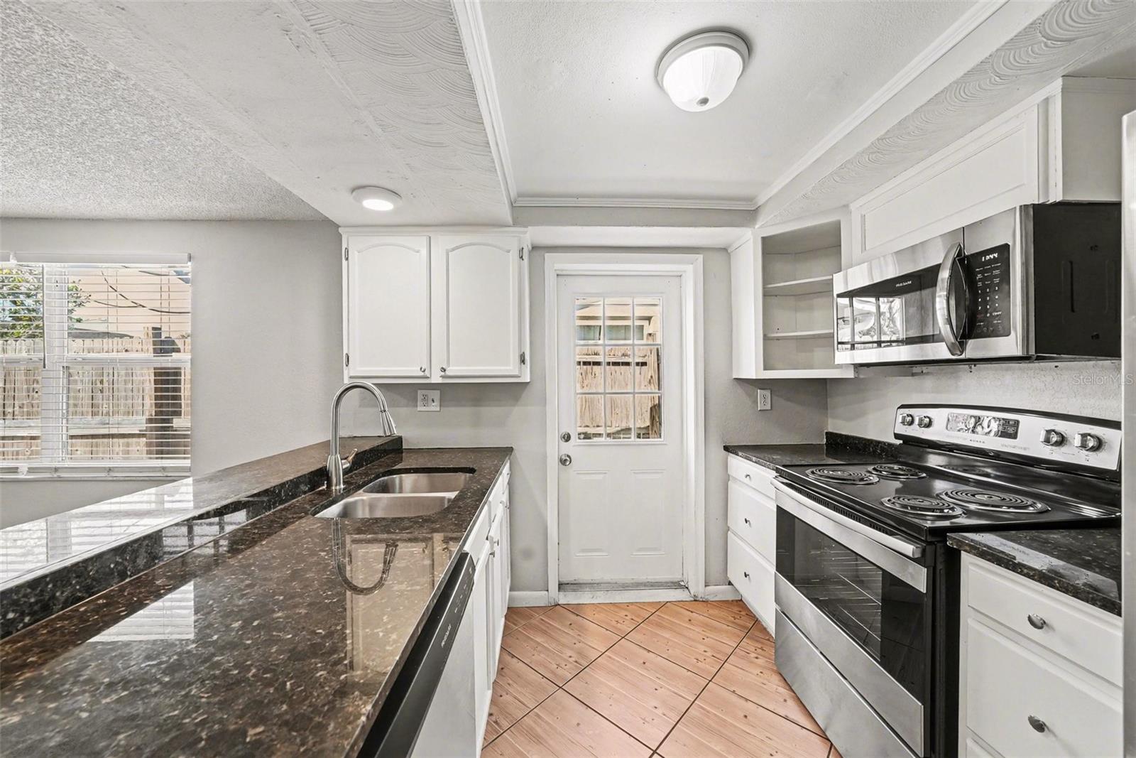 7214 INGLESIDE DR — photo 16