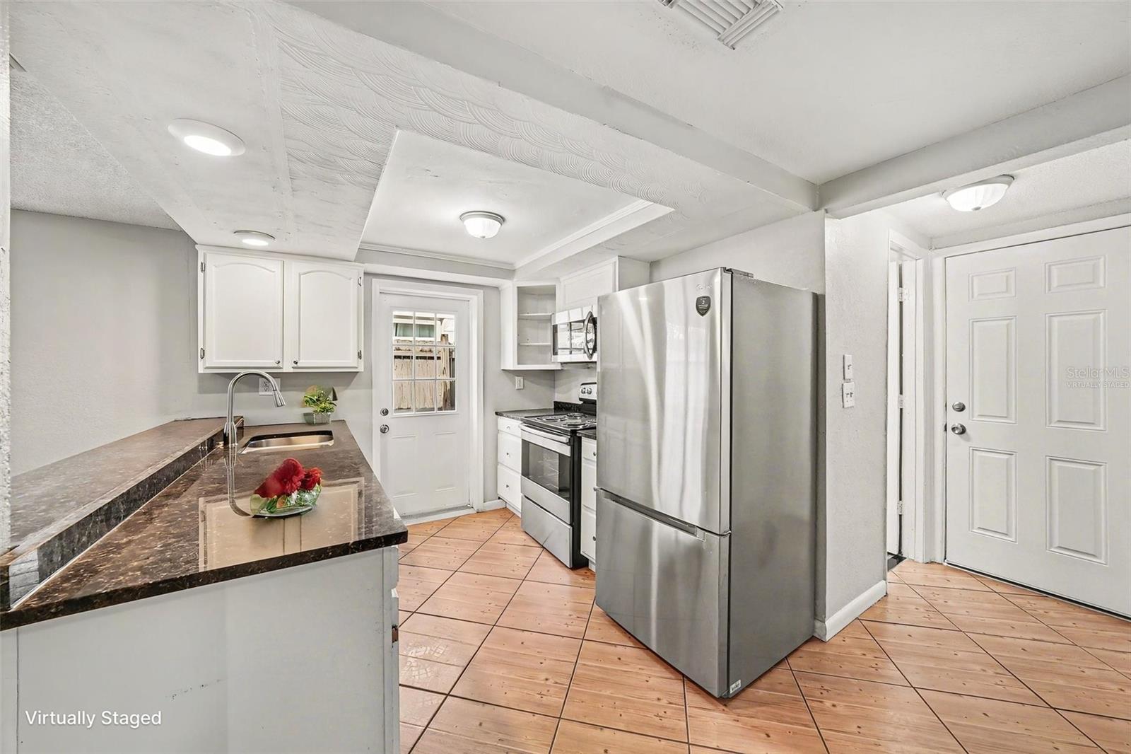 7214 INGLESIDE DR — photo 17
