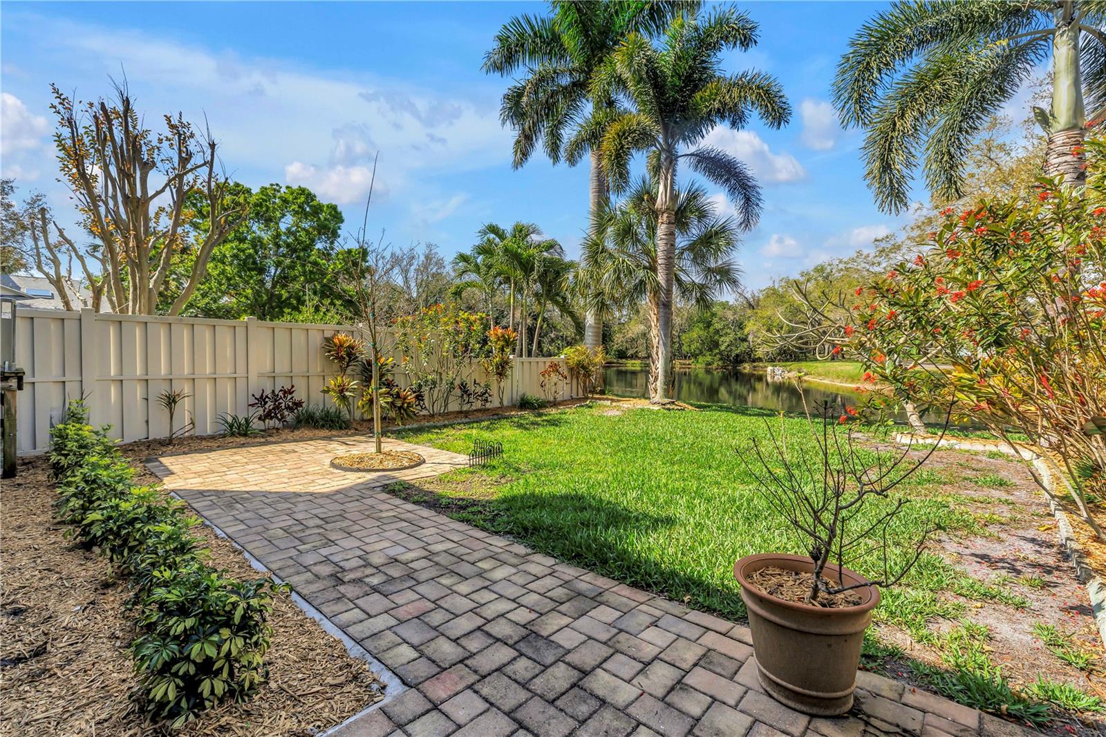 812 AMELIA CT NE — photo 3