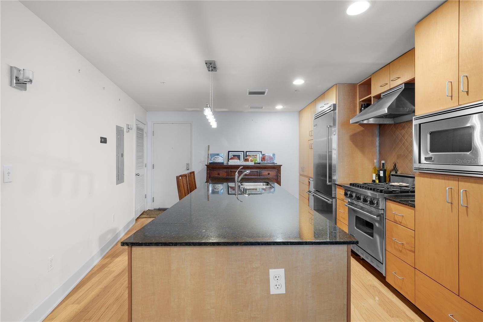 1120 E KENNEDY BLVD #827 — photo 7