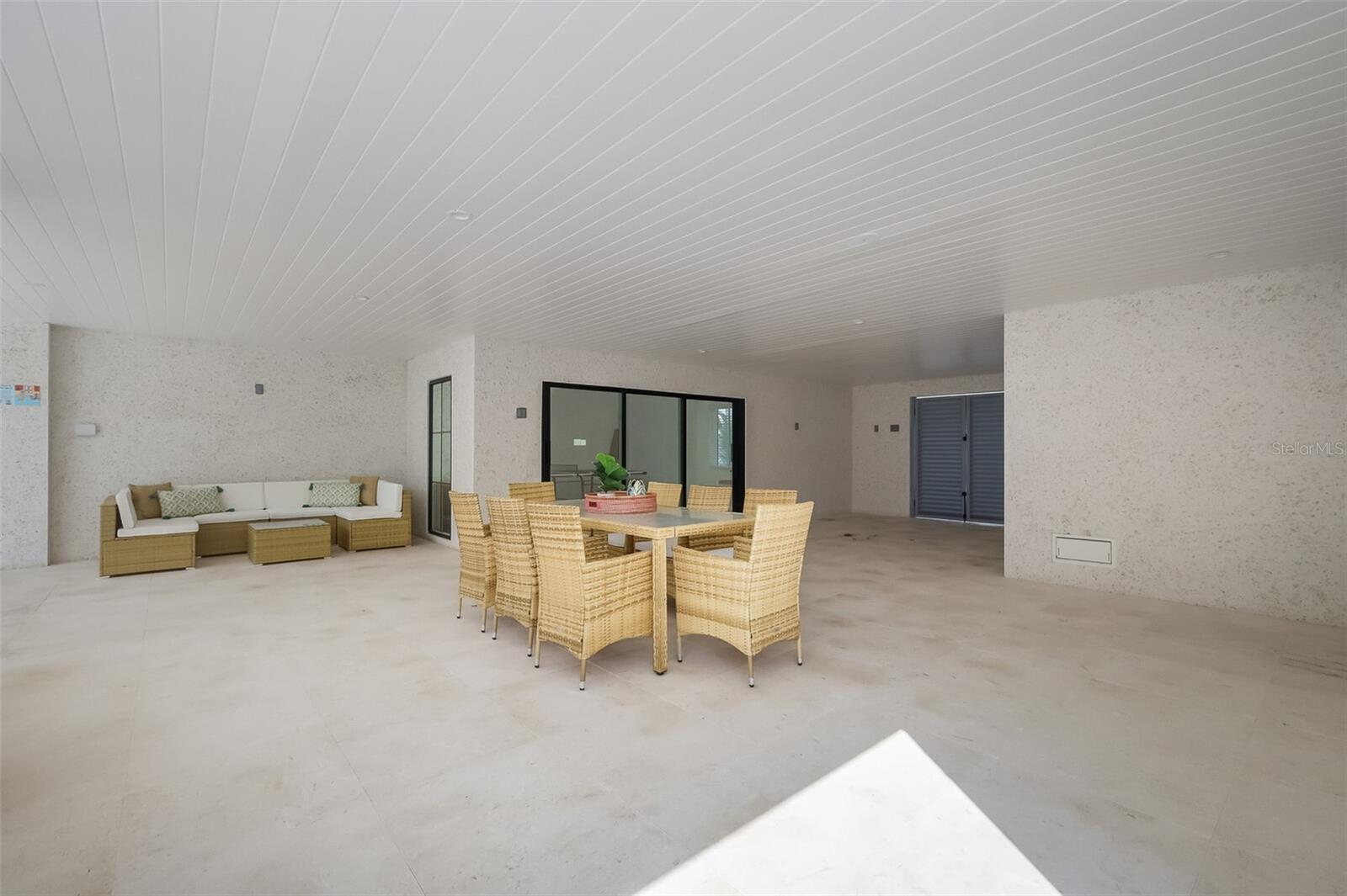 227 S HARBOR DR — photo 47