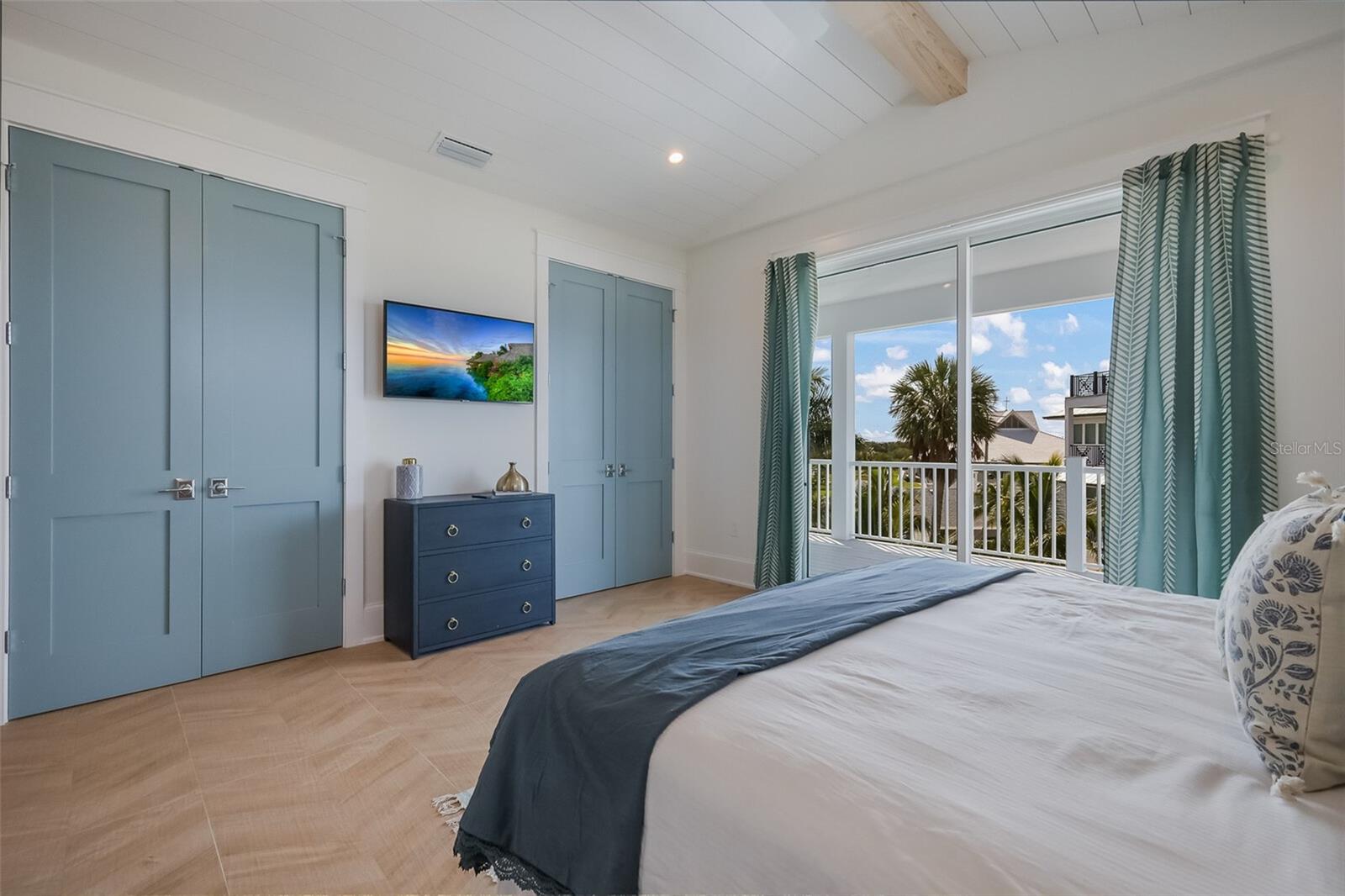 227 S HARBOR DR — photo 39
