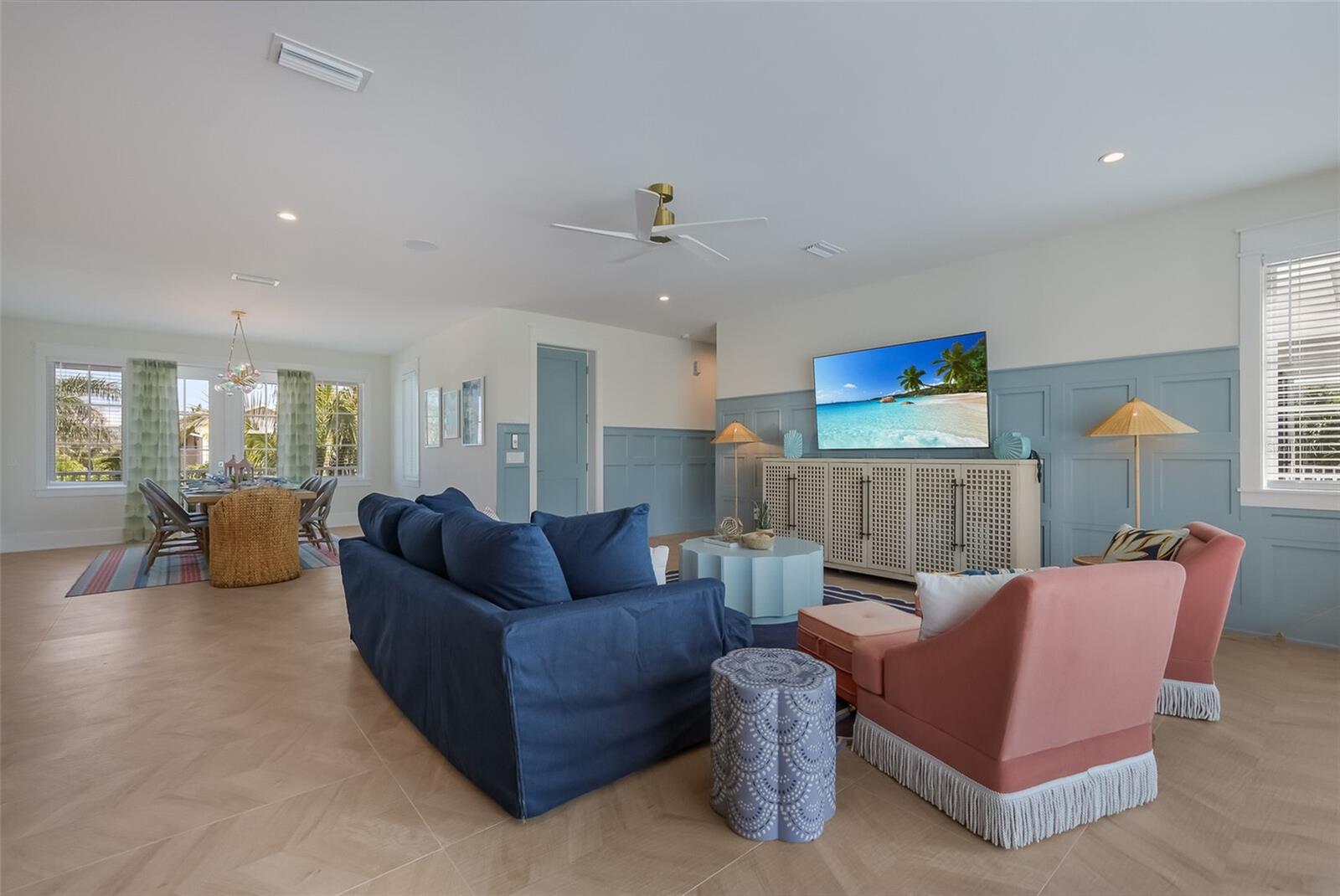 227 S HARBOR DR — photo 15
