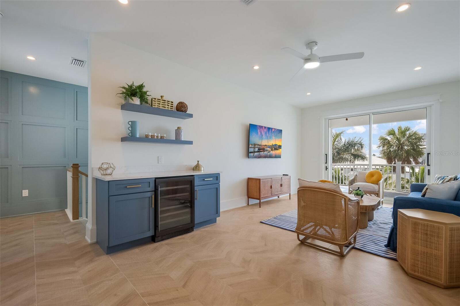 227 S HARBOR DR — photo 31
