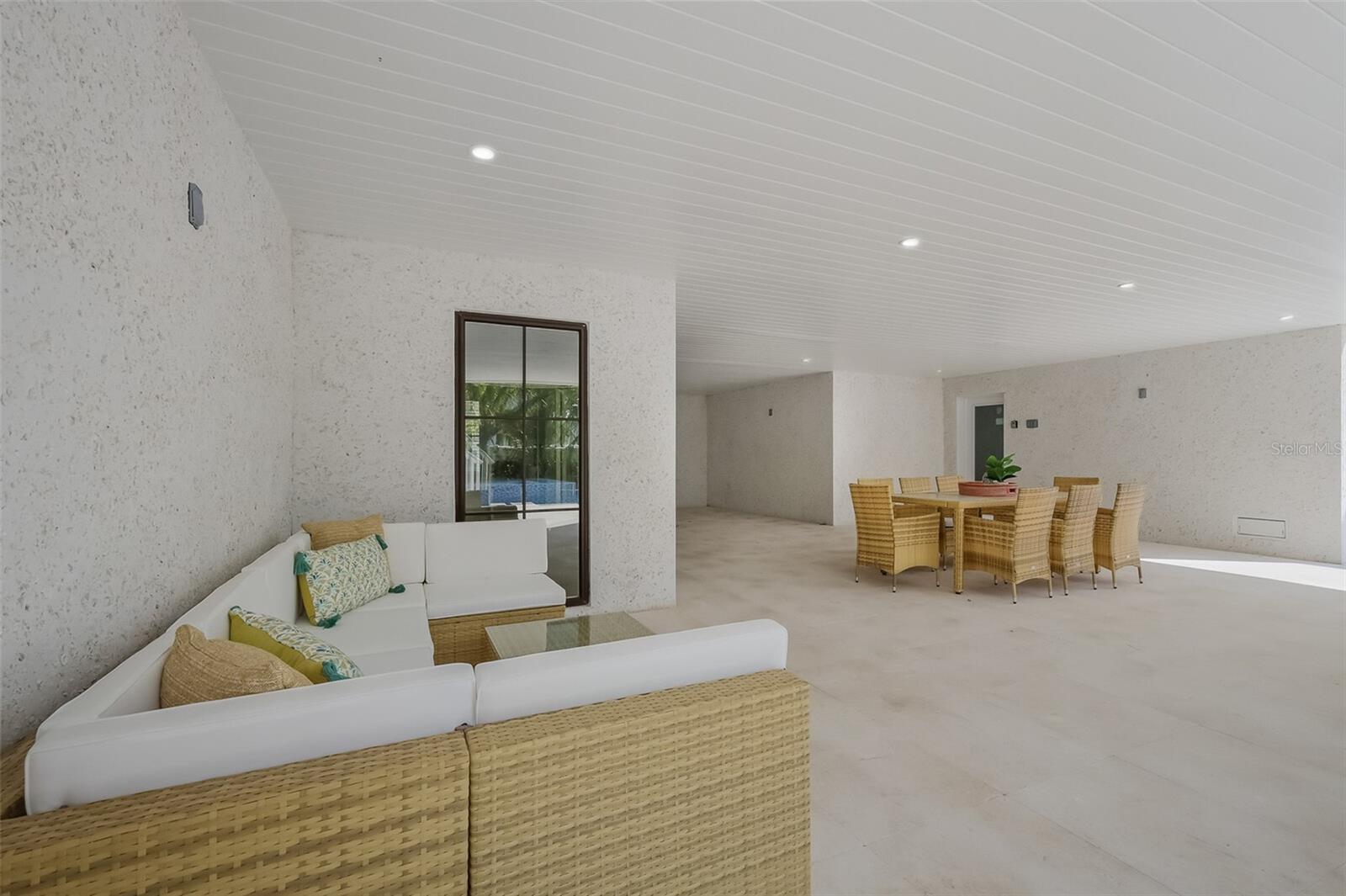 227 S HARBOR DR — photo 48