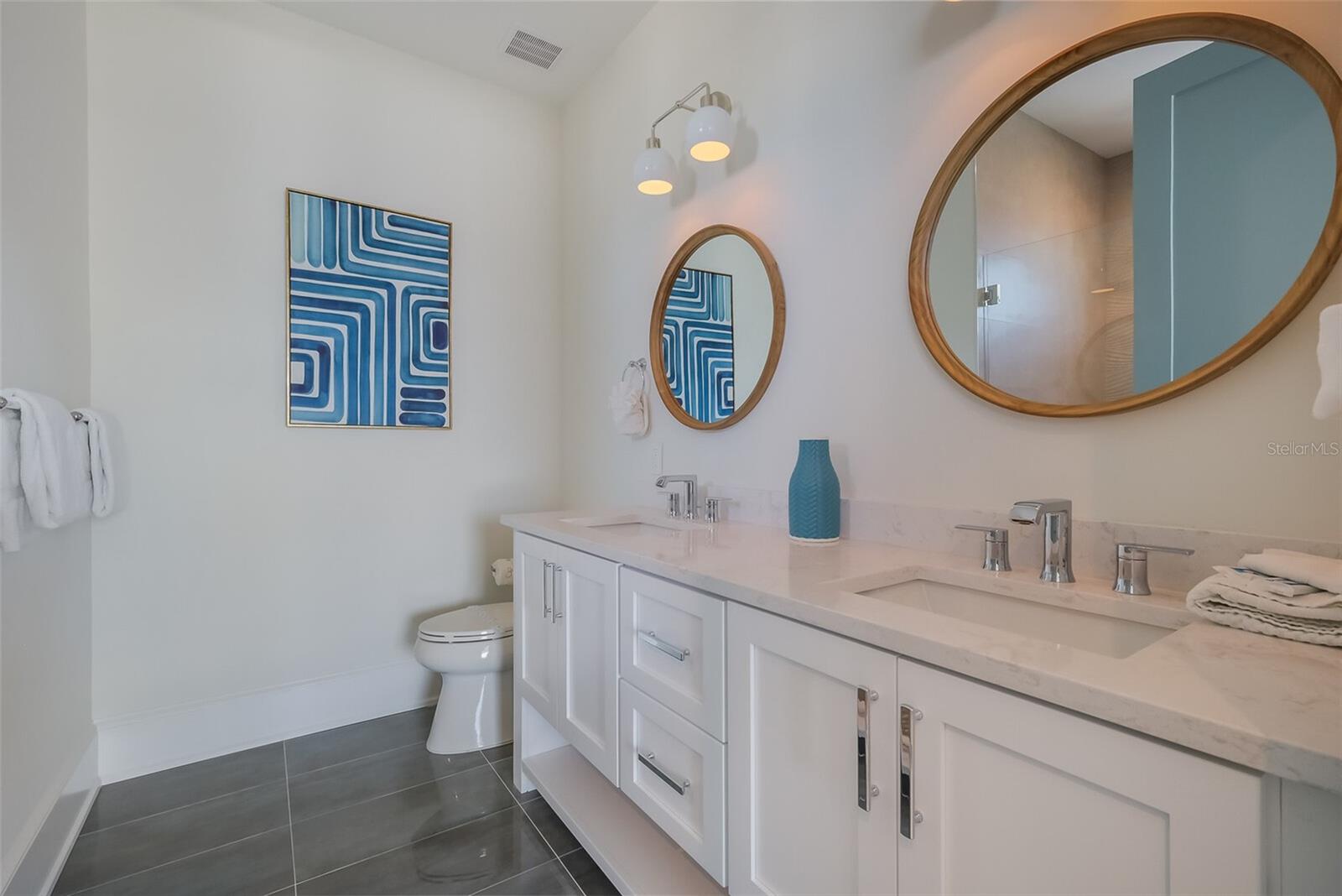 227 S HARBOR DR — photo 42