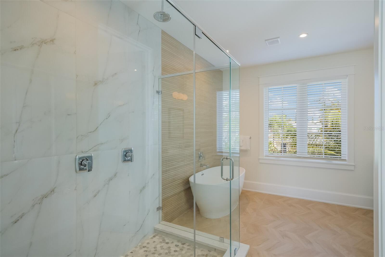 227 S HARBOR DR — photo 44