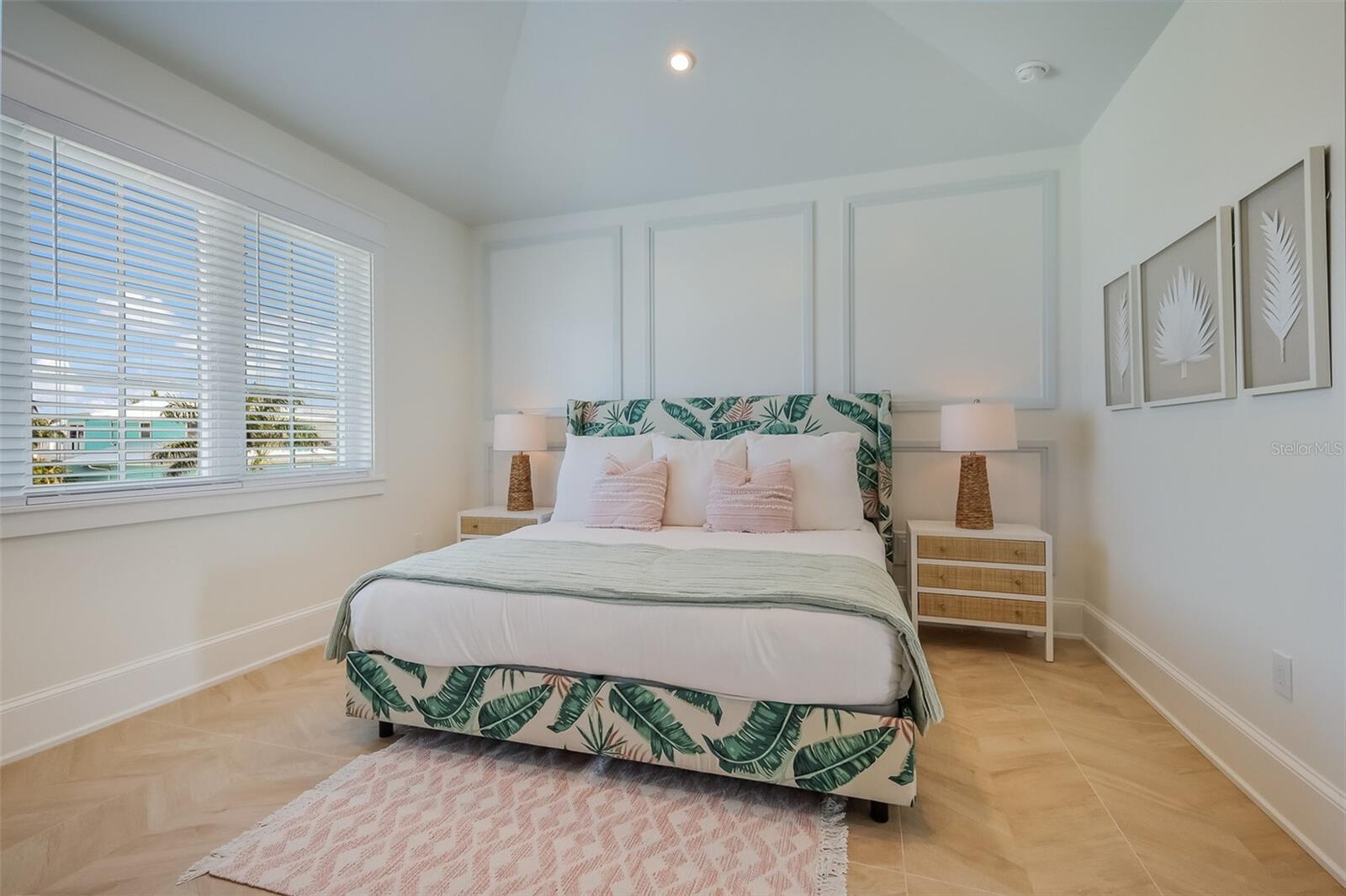 227 S HARBOR DR — photo 36