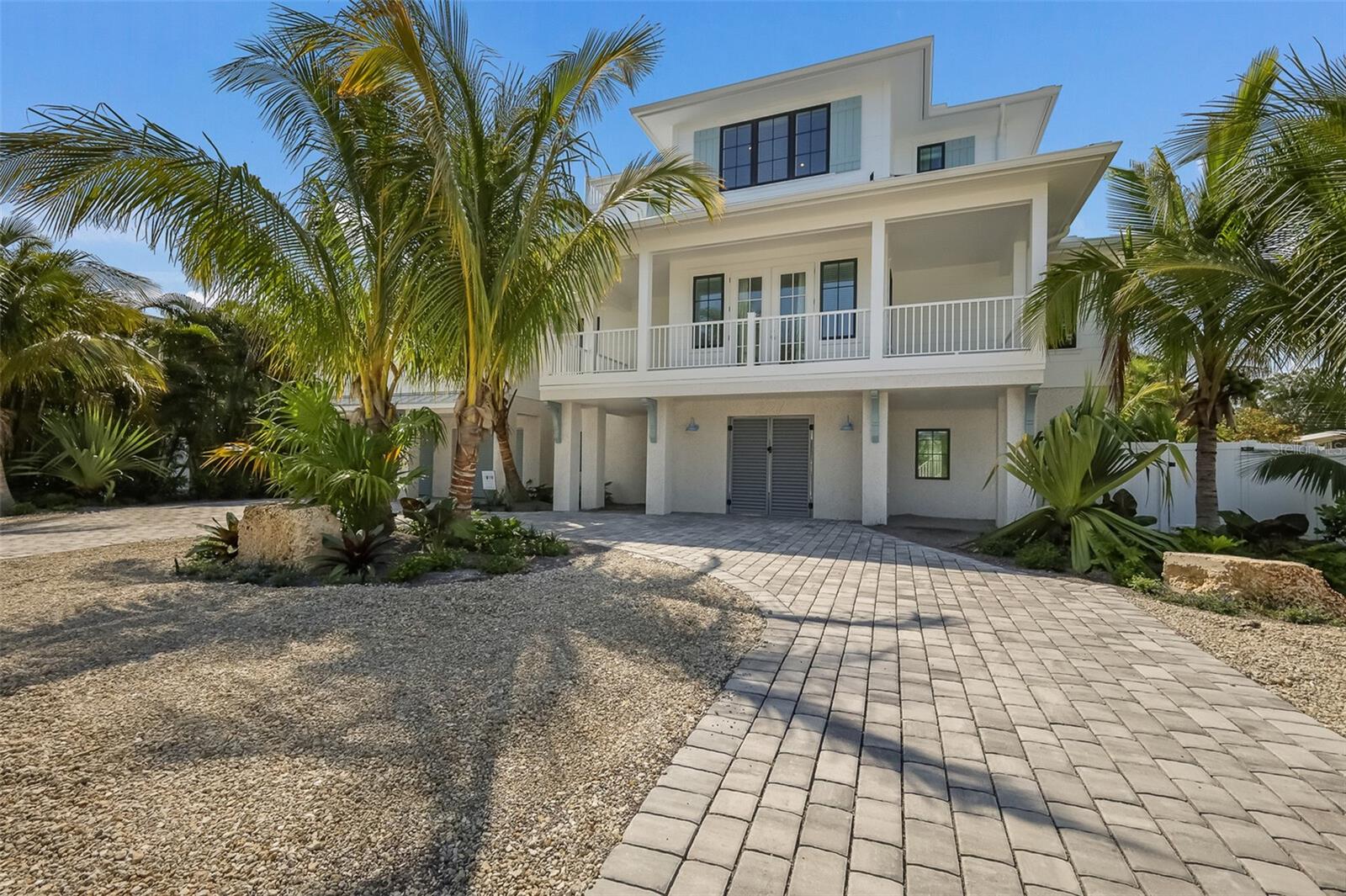 227 S HARBOR DR — photo 6