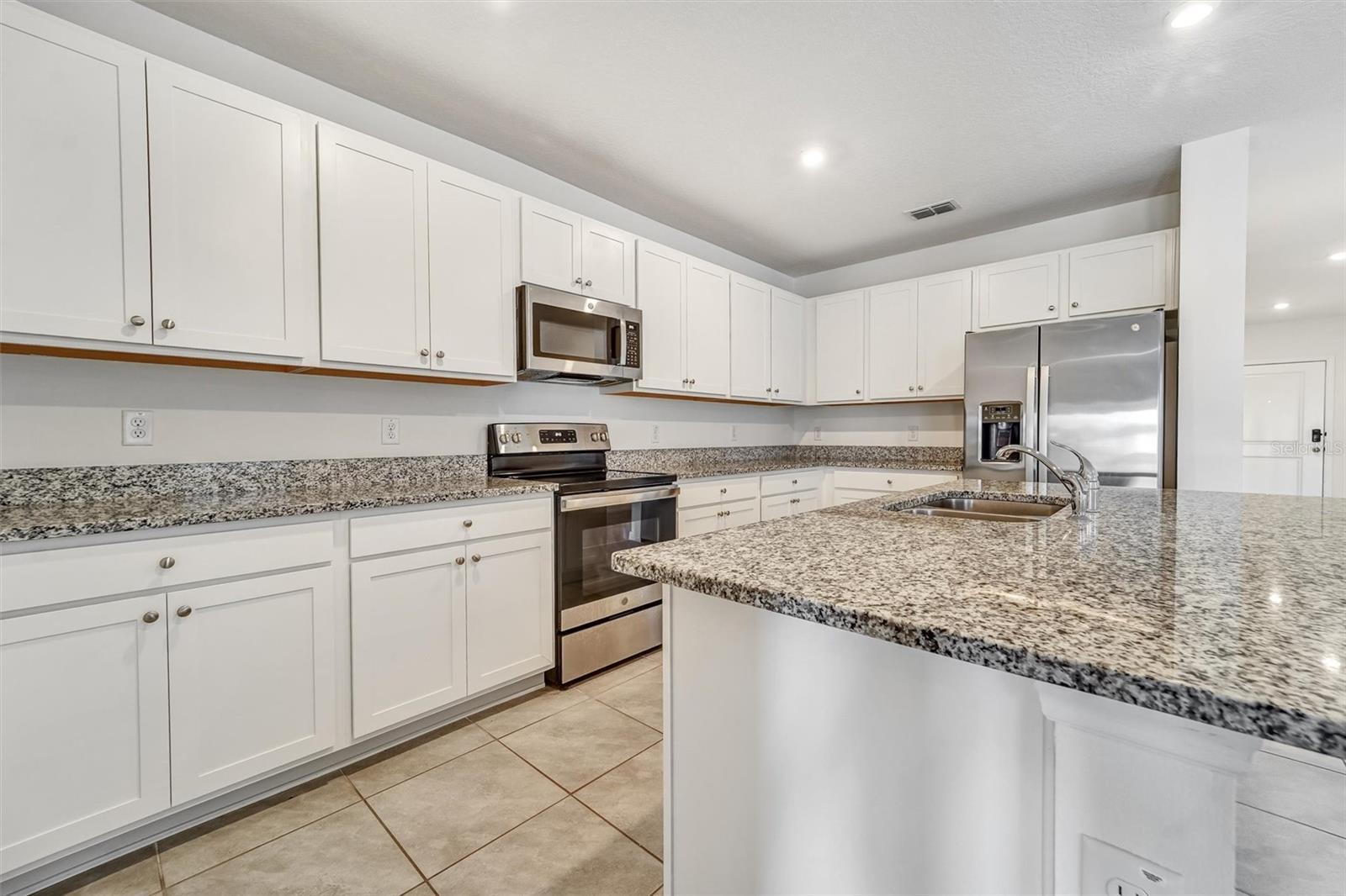 6785 BRANHAM MILL CT — photo 2