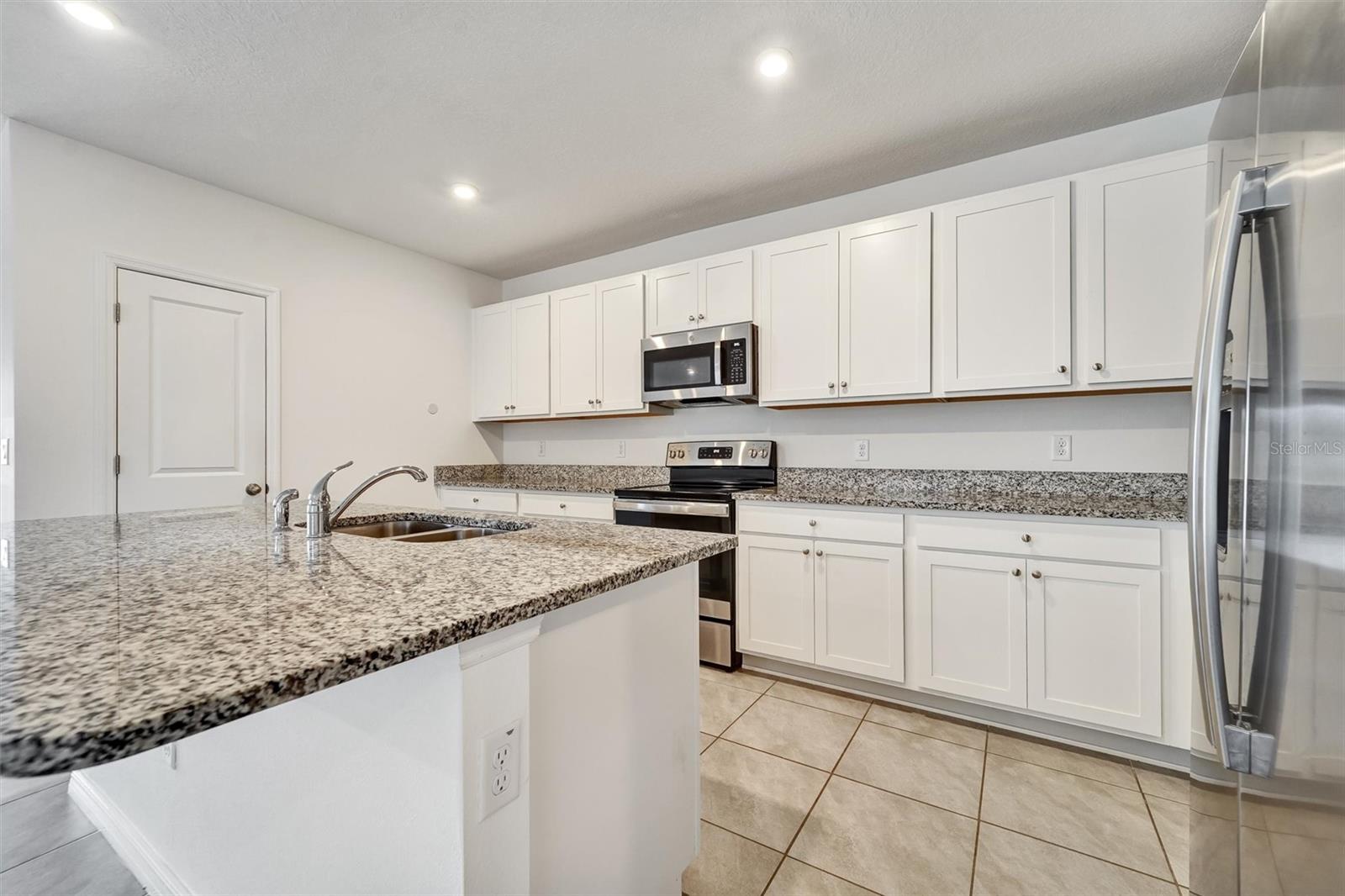 6785 BRANHAM MILL CT — photo 4
