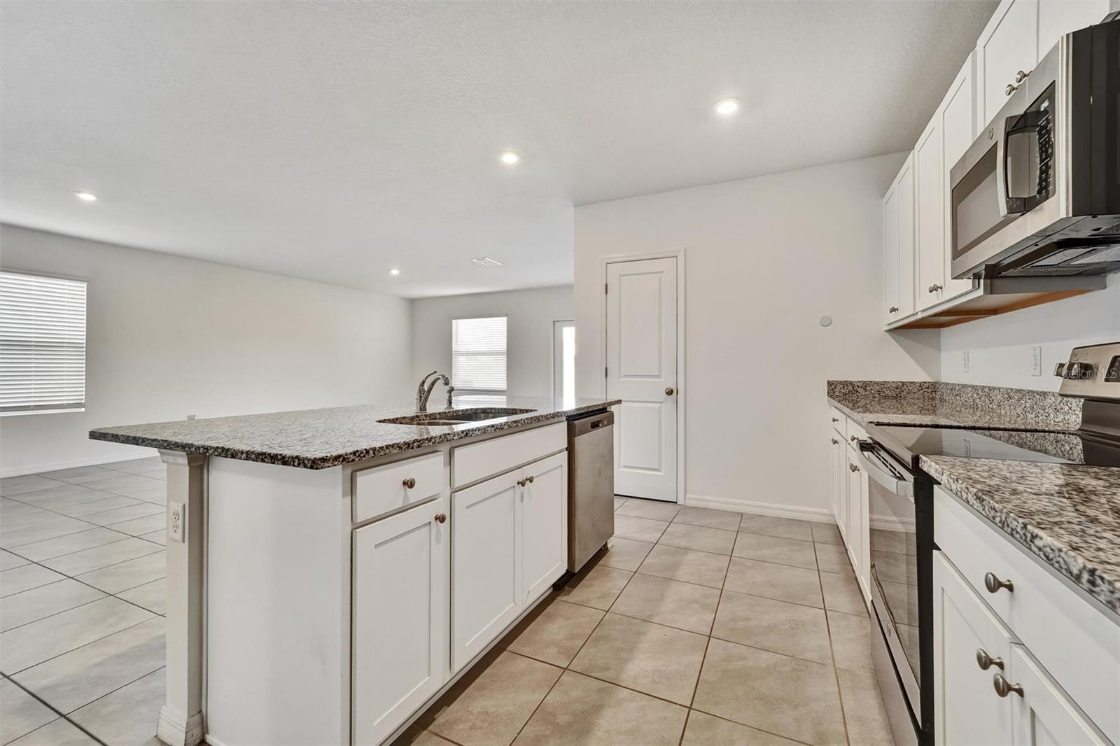 6785 BRANHAM MILL CT — photo 5