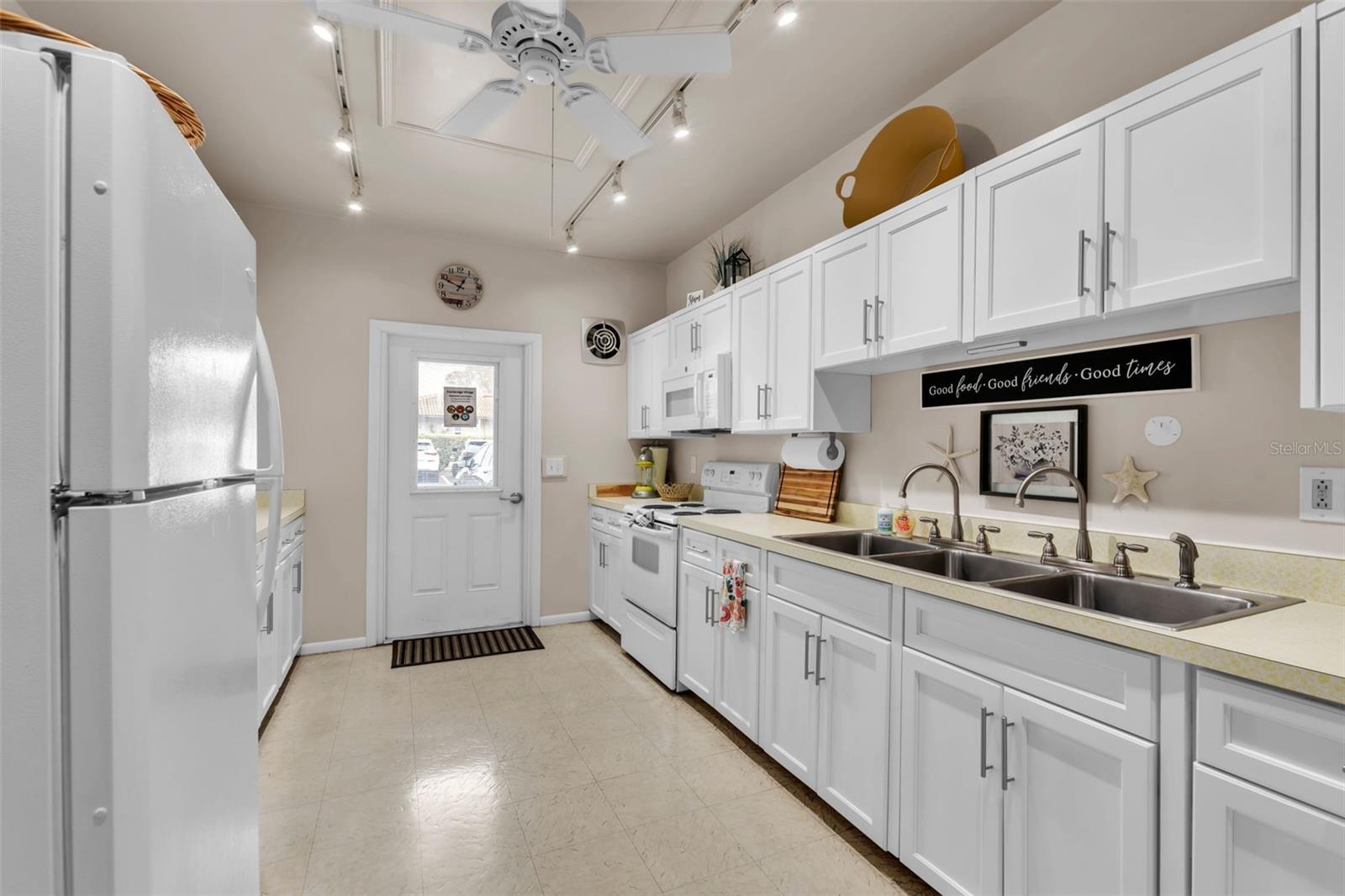 3215 MERCER RD — photo 48