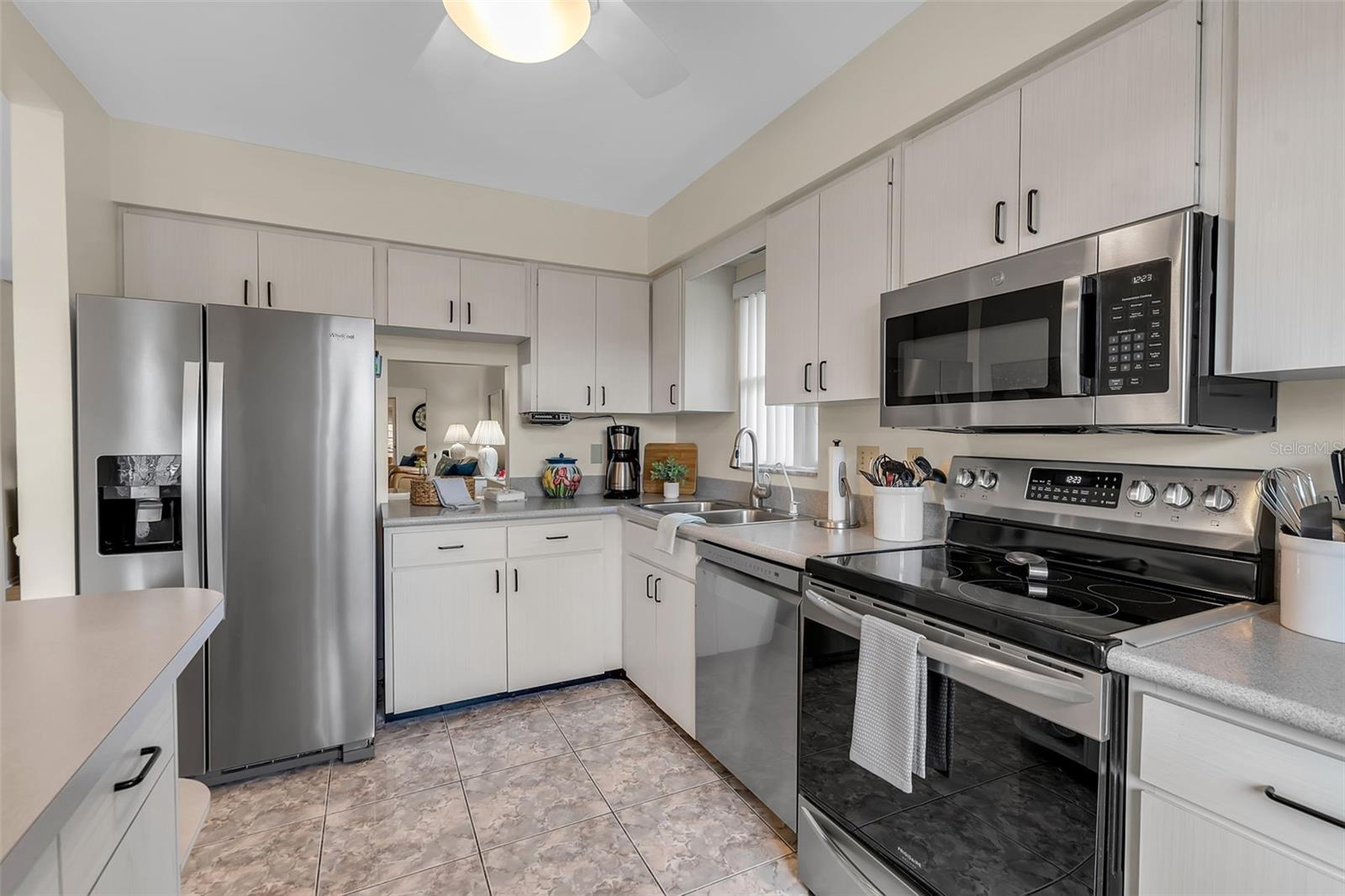 3215 MERCER RD — photo 9