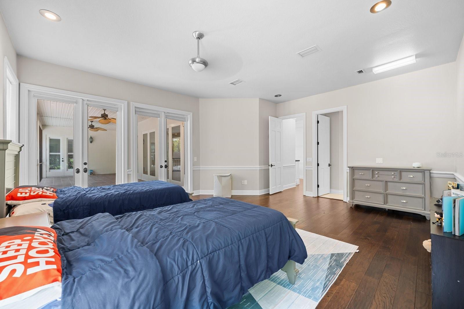 6413 MACLAURIN DR — photo 49