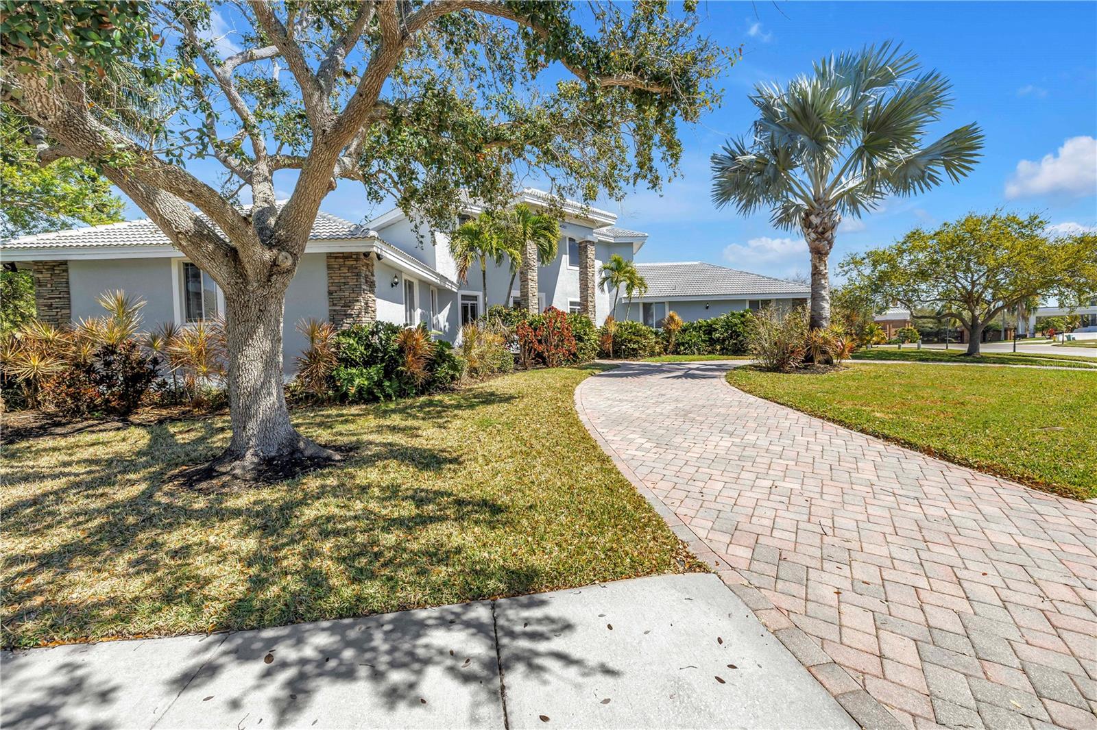 14365 EAGLE POINTE DR — photo 43