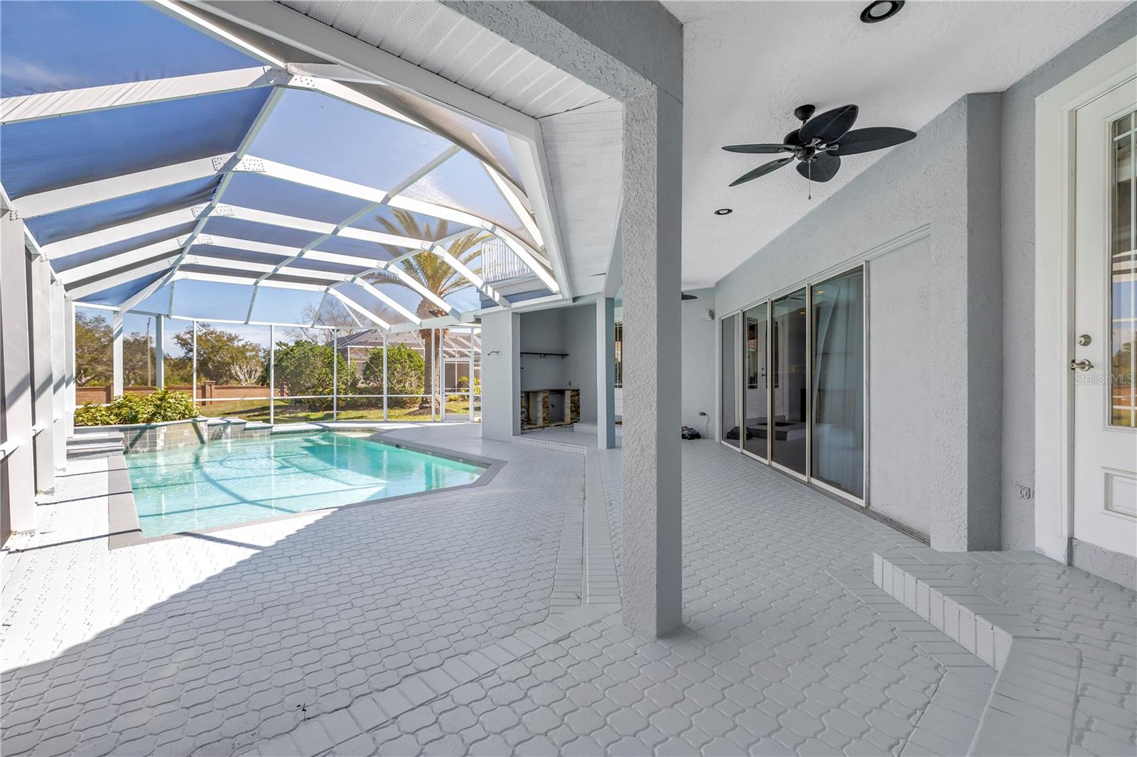 14365 EAGLE POINTE DR — photo 37