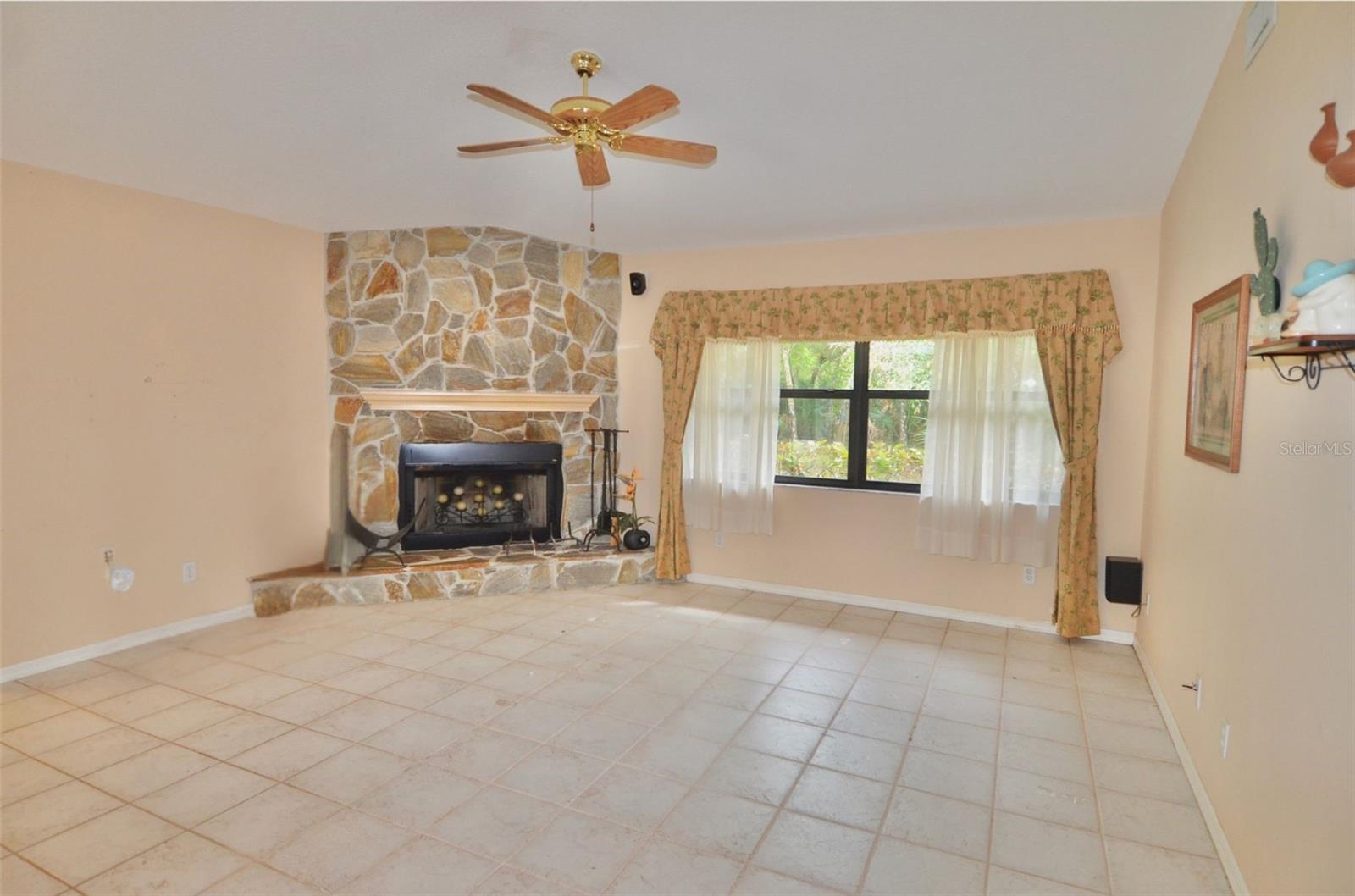 6514 N BISCAYNE DR — photo 10
