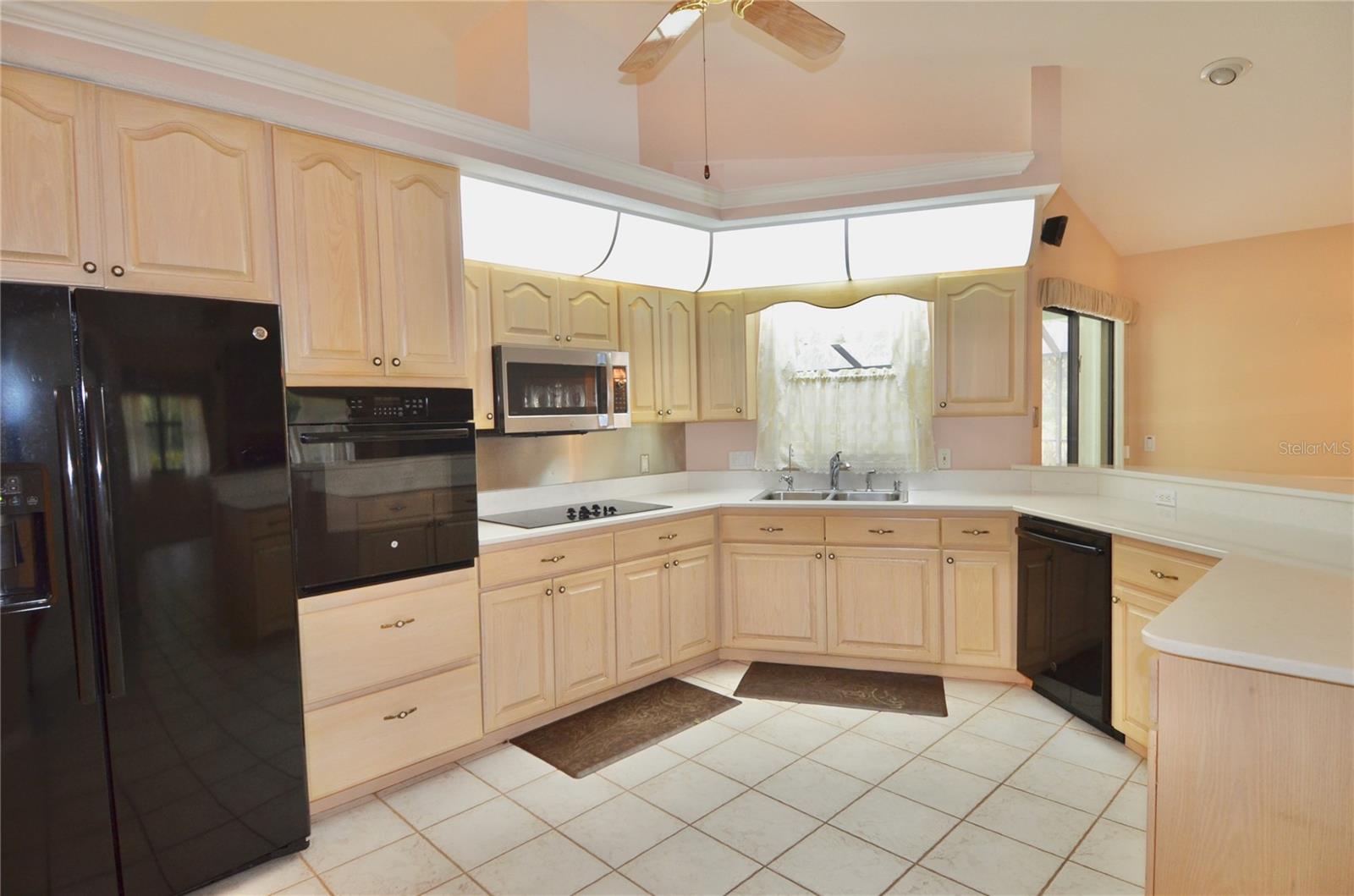 6514 N BISCAYNE DR — photo 13